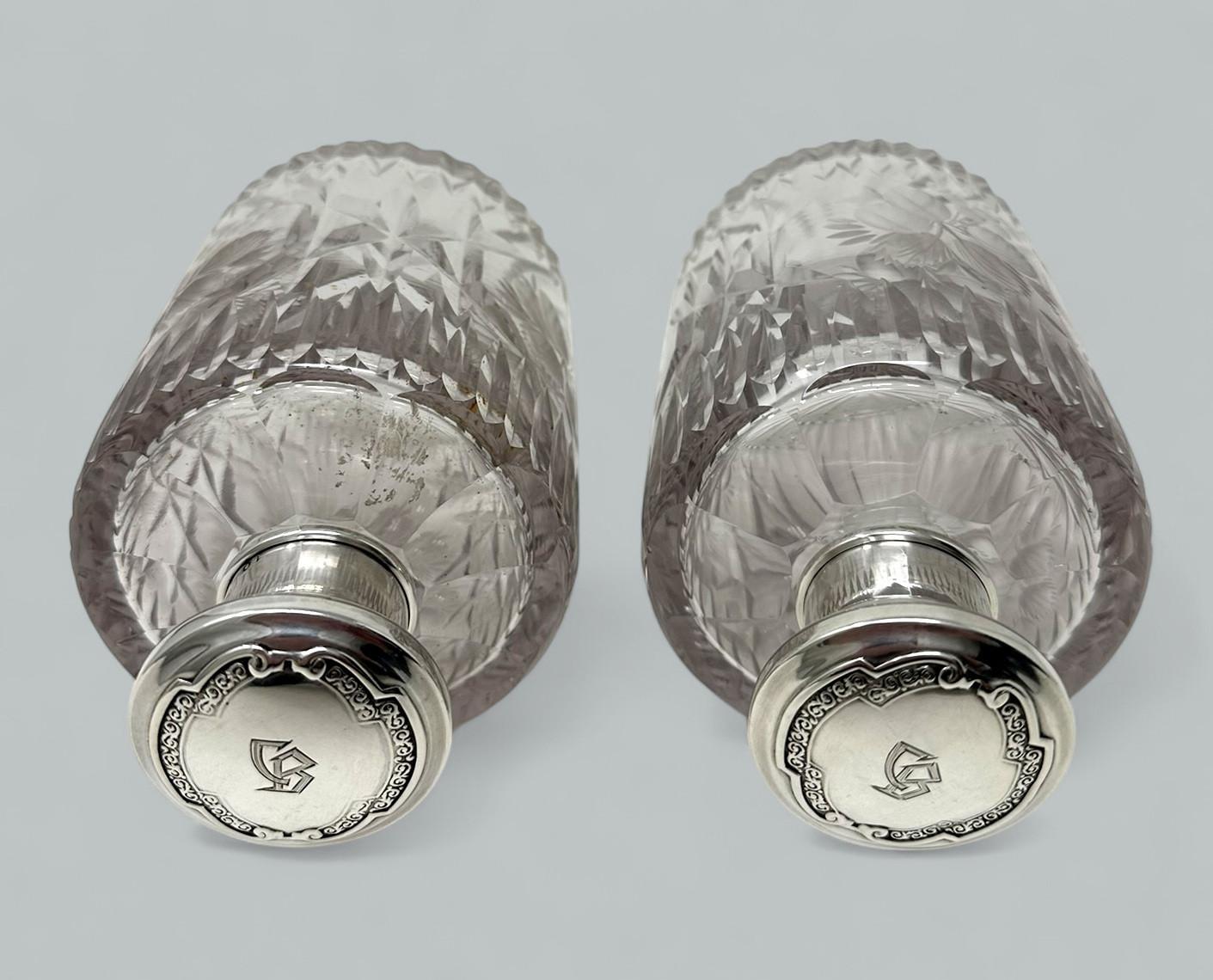 Coppia di flaconi da toilette in argento sterling e cristallo francese a piombo pieno posseduti da Baccarat In condizioni buone in vendita a Dublin, Ireland