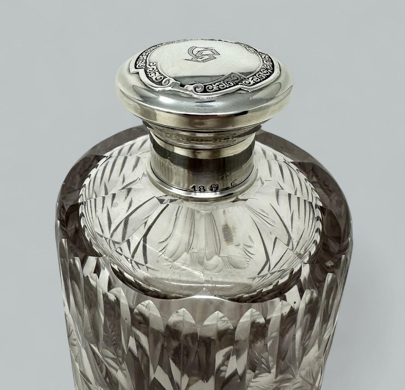 Coppia di flaconi da toilette in argento sterling e cristallo francese a piombo pieno posseduti da Baccarat in vendita 1