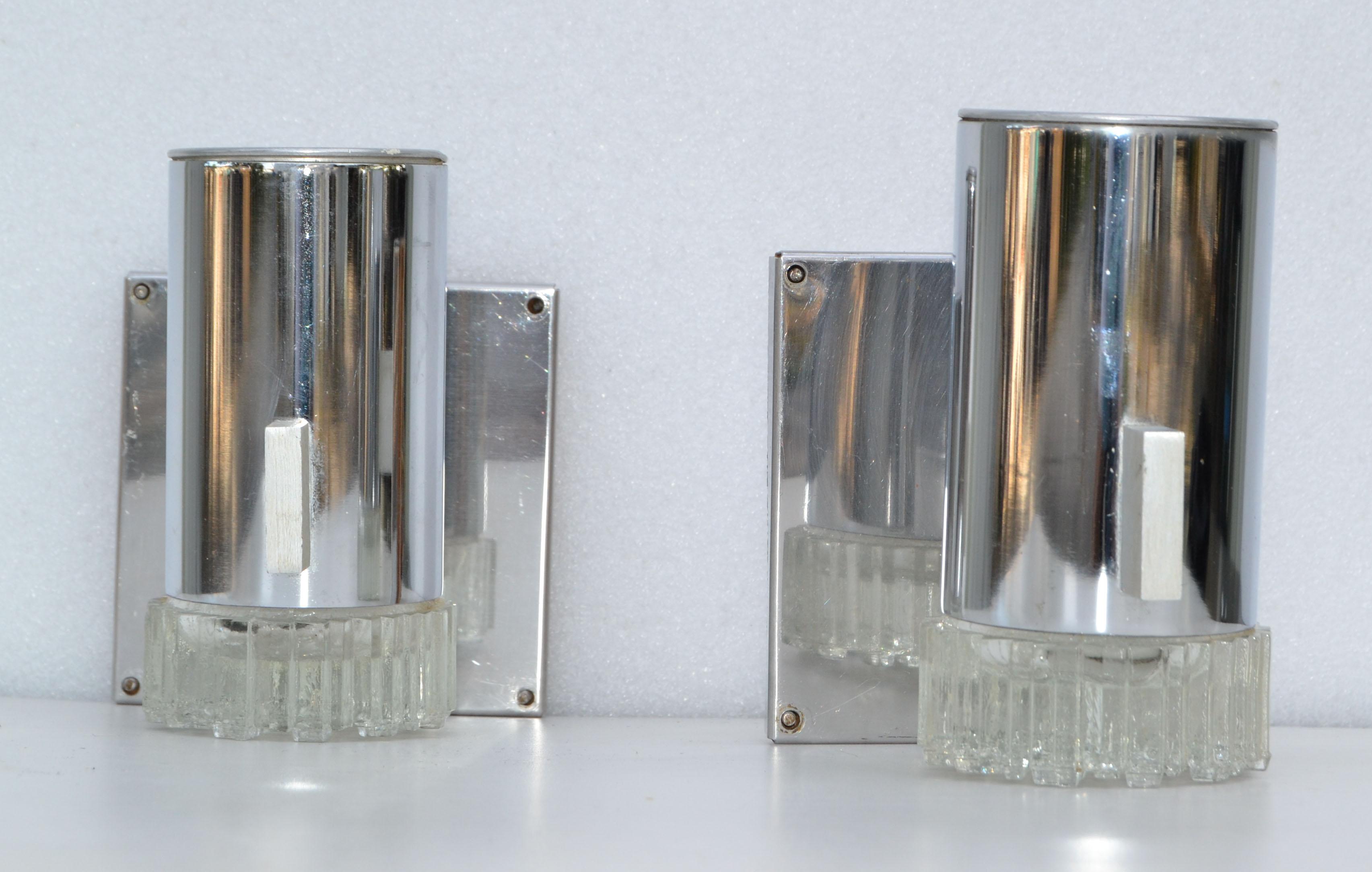 Pair, Gaetano Sciolari Italian Chrome & Cut Glass Sconces, Wall Lamps  For Sale 8