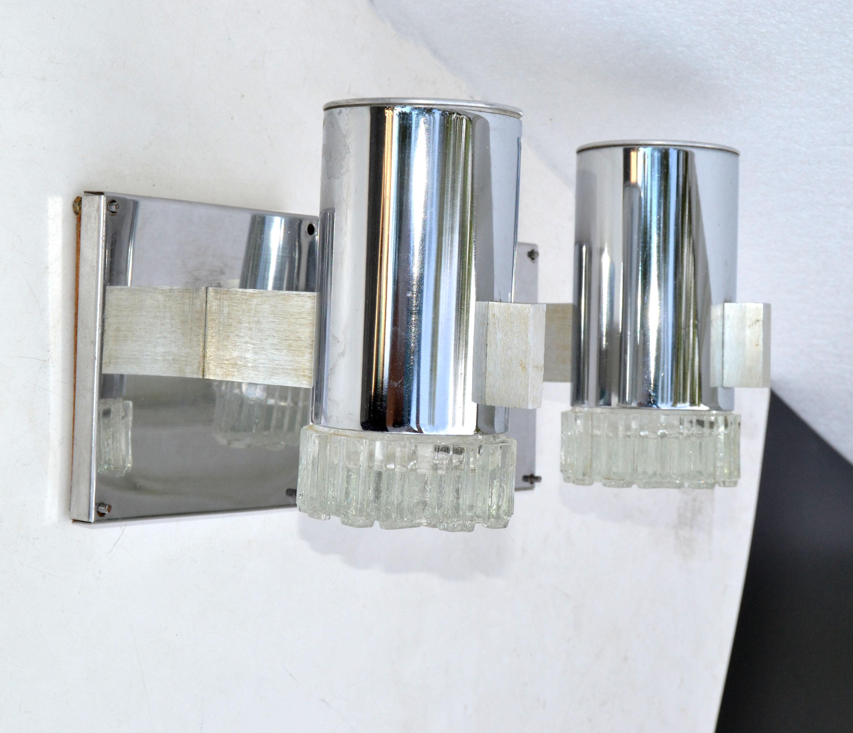 Pair, Gaetano Sciolari Italian Chrome & Cut Glass Sconces, Wall Lamps  For Sale 9