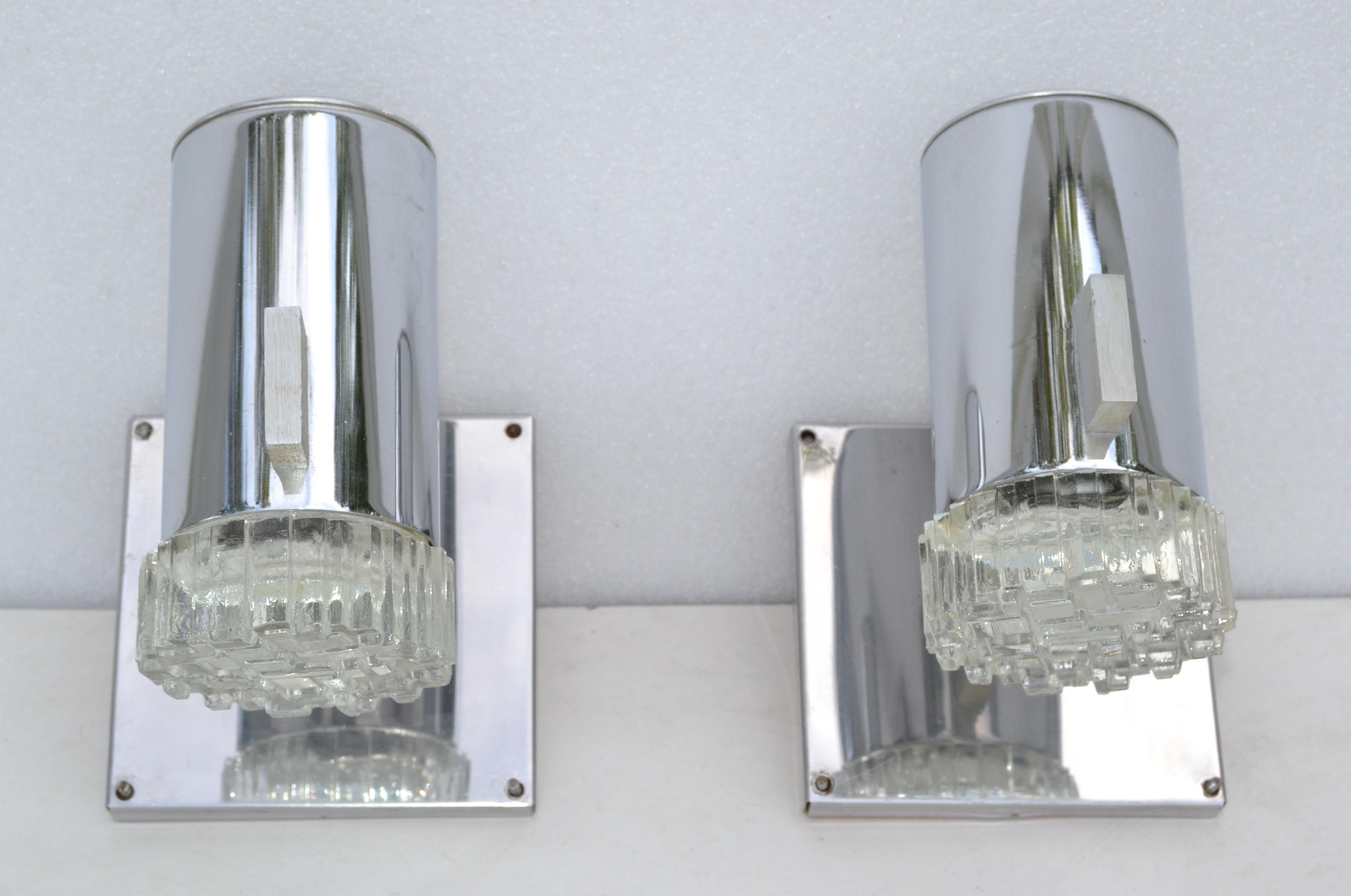 Late 20th Century Pair, Gaetano Sciolari Italian Chrome & Cut Glass Sconces, Wall Lamps  For Sale