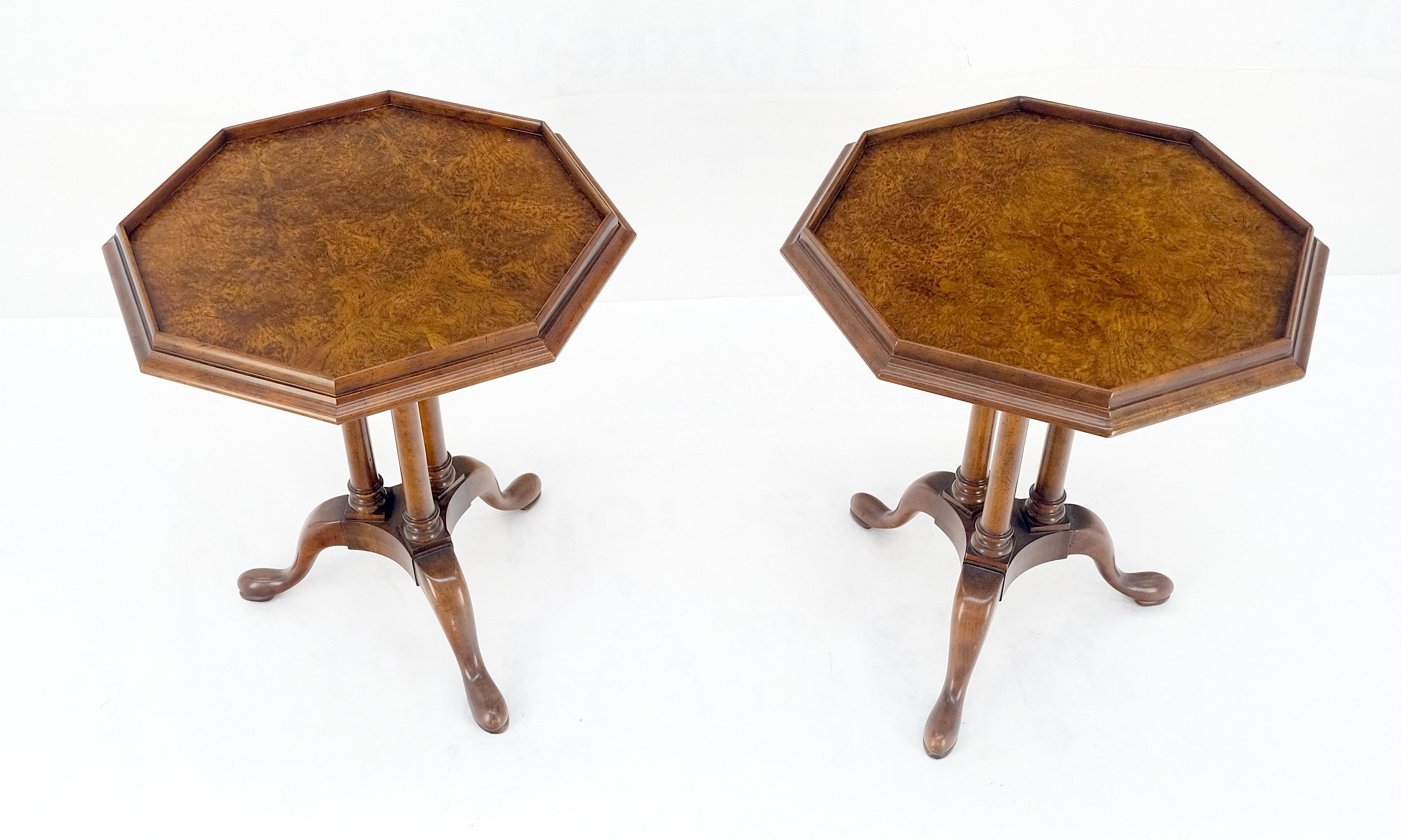 Paire de tables d'appoint à trépieds en bois de ronce Gallery Side to End Gallery MINT