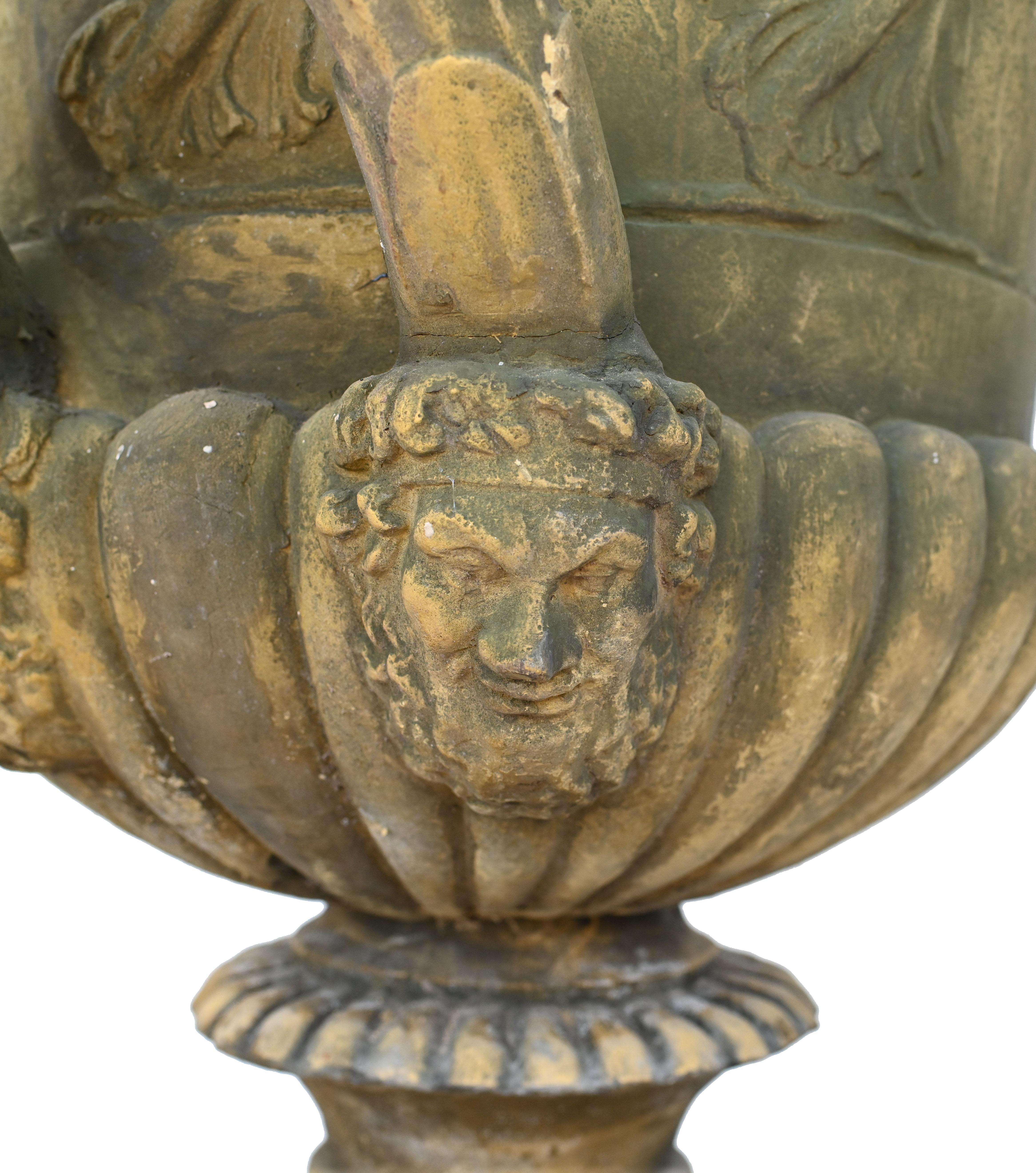 Pareja de Urnas de Jardín Campana Base Pedestal Clásica Thomas Hope Terracota en venta 11