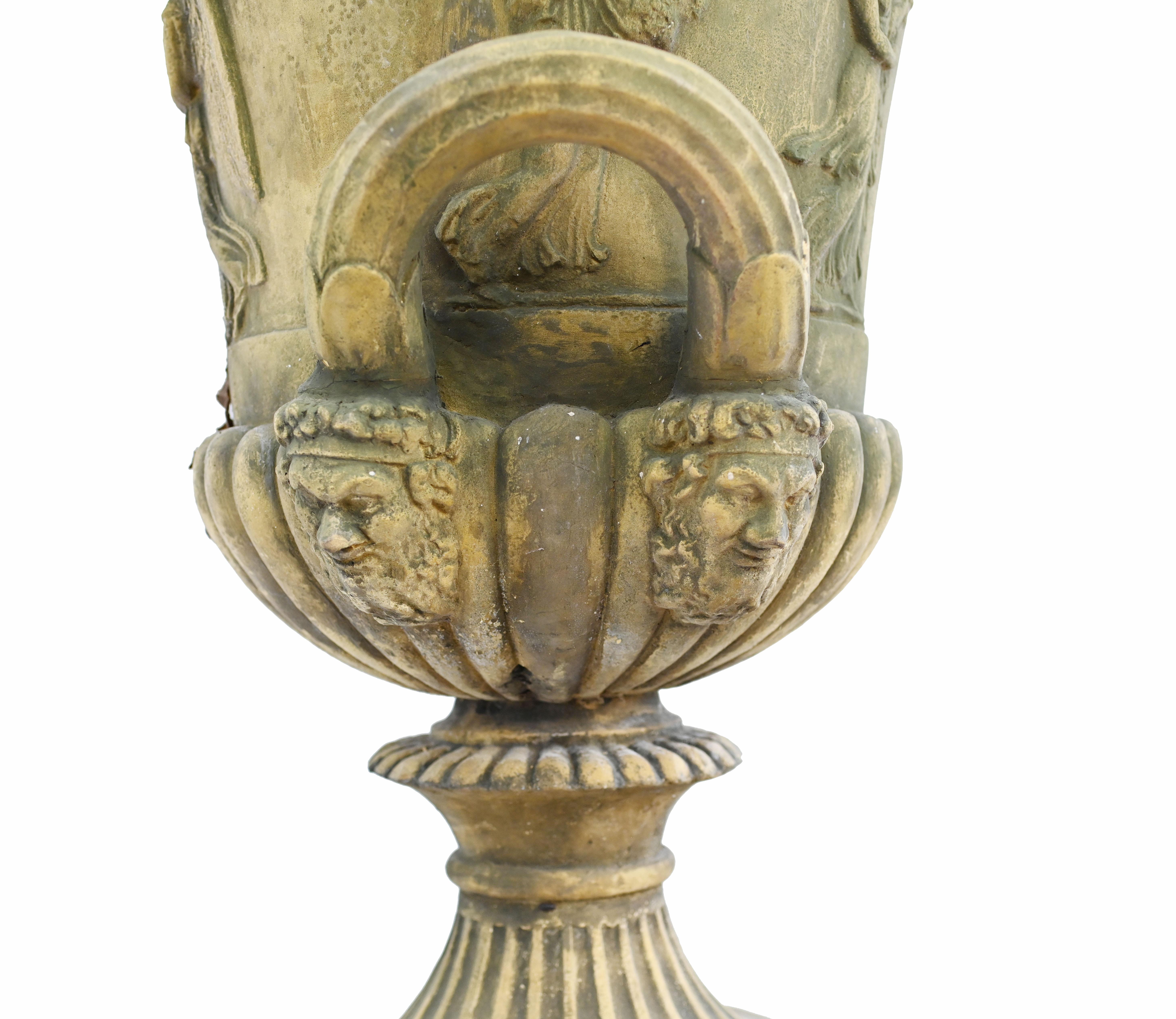 Pareja de Urnas de Jardín Campana Base Pedestal Clásica Thomas Hope Terracota en Bueno estado para la venta en Potters Bar, GB