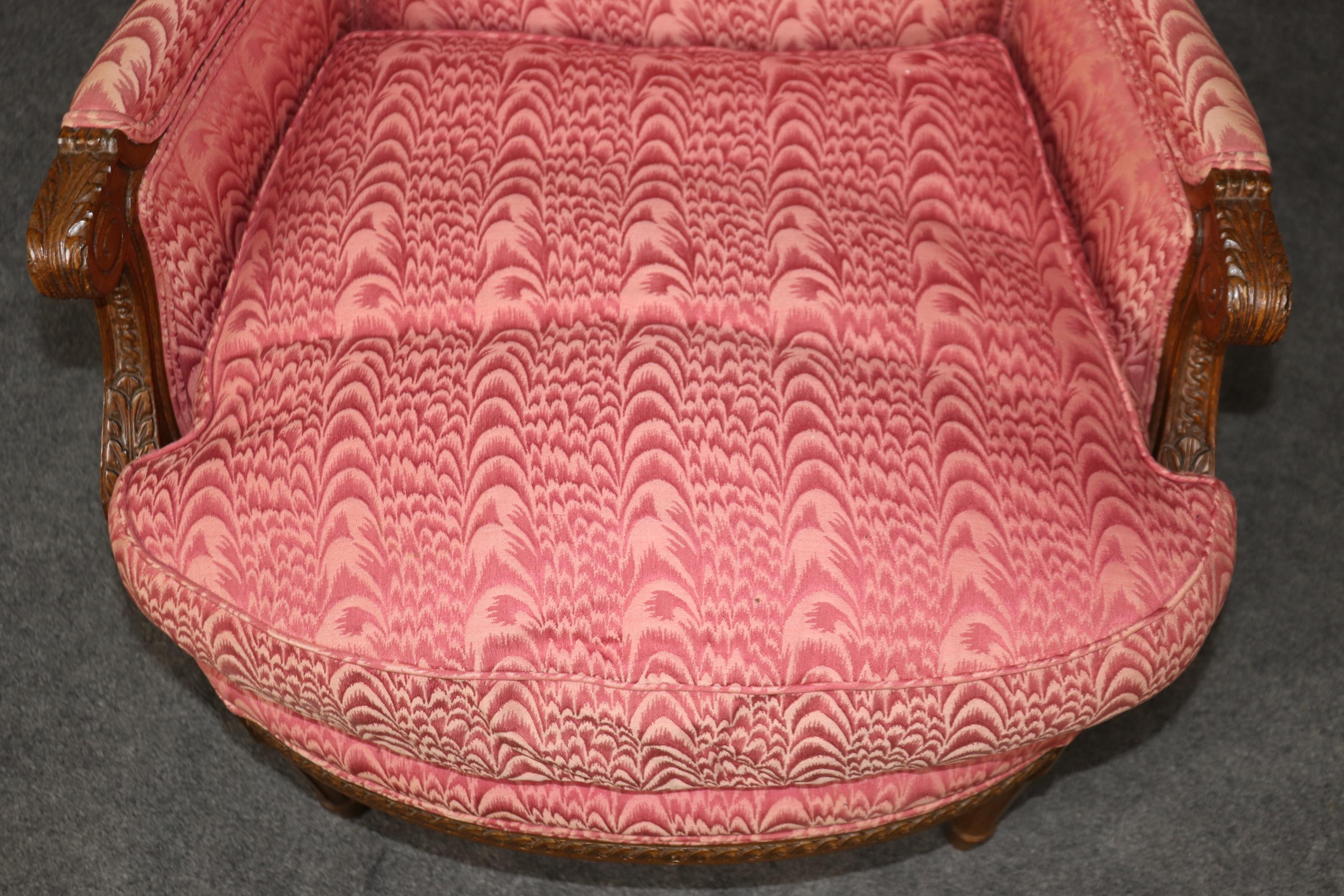 Coppia di autentiche sedie Bergère in stile Luigi XVI in noce intagliato francese, circa anni '50 in vendita 6