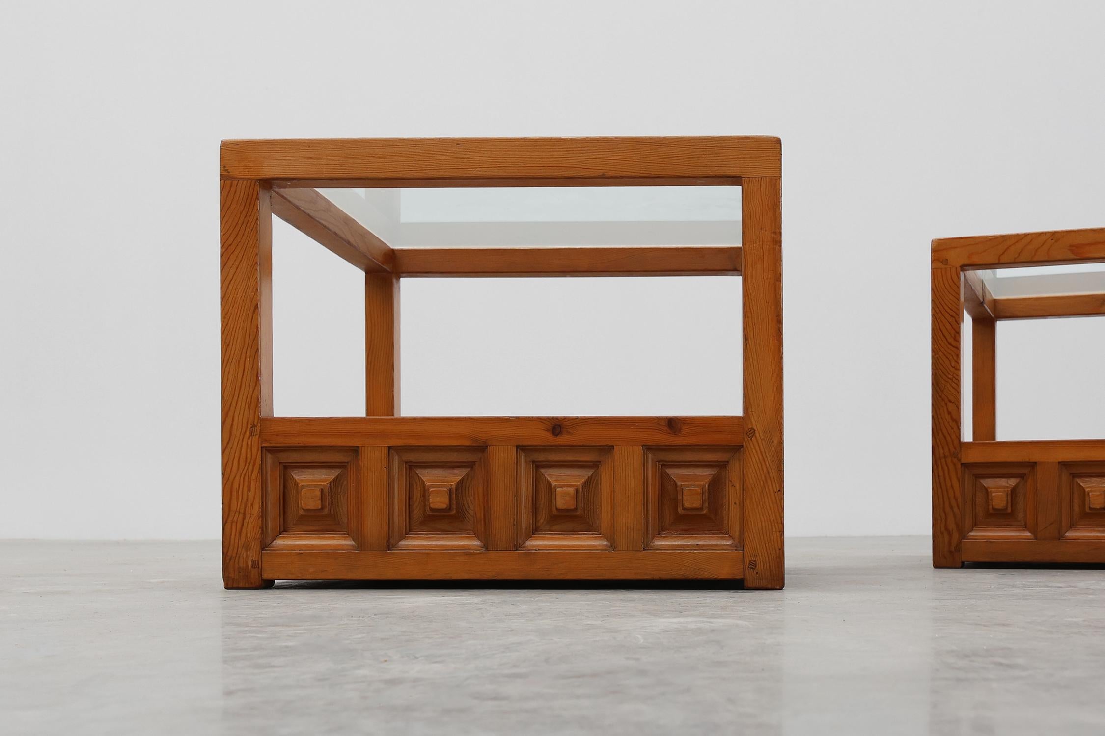Spanish Pair geographical designed square Biosca coffee tables in pine wood, Spain 1960s For Sale