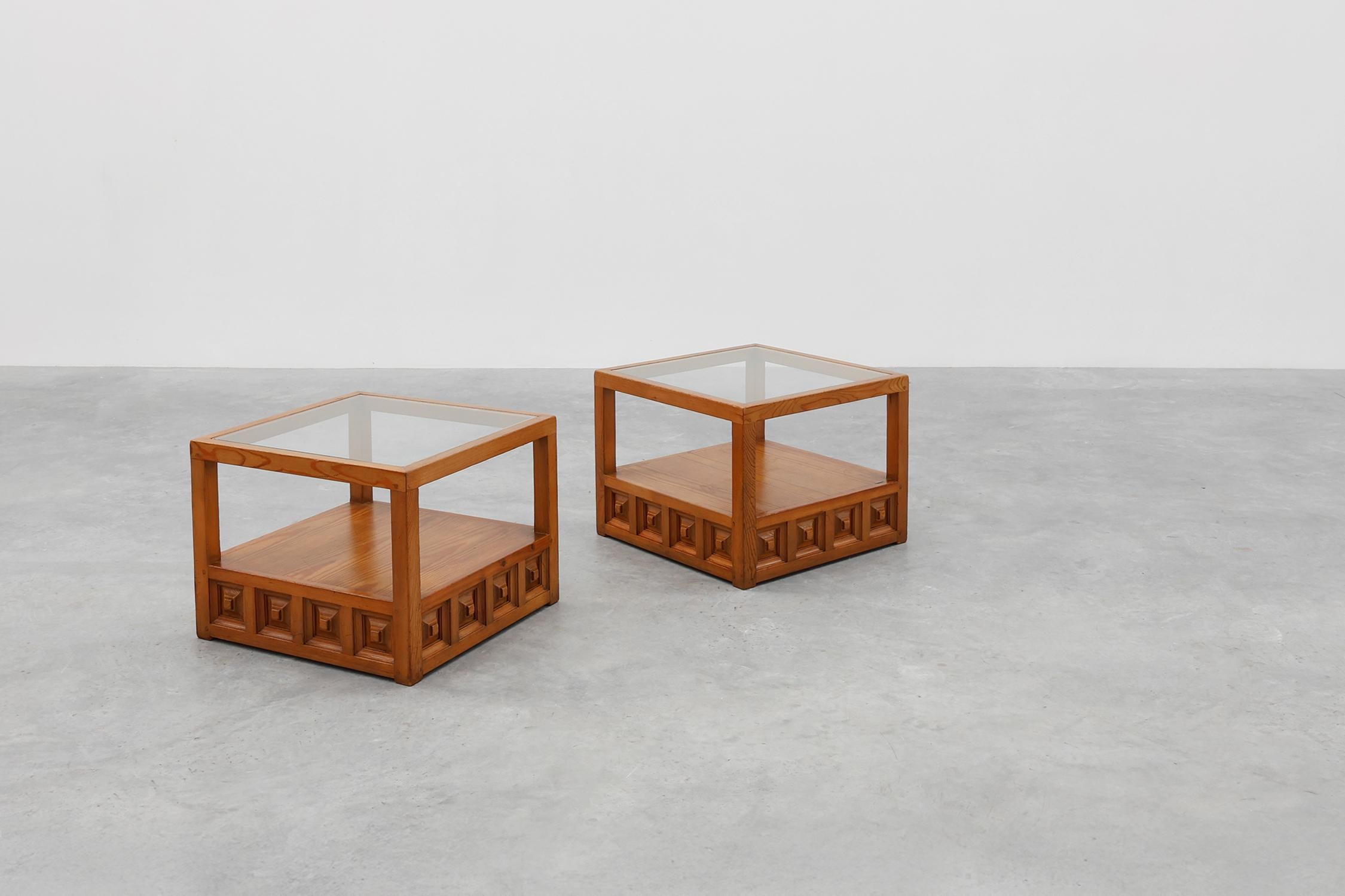 Glass Pair geographical designed square Biosca coffee tables in pine wood, Spain 1960s For Sale