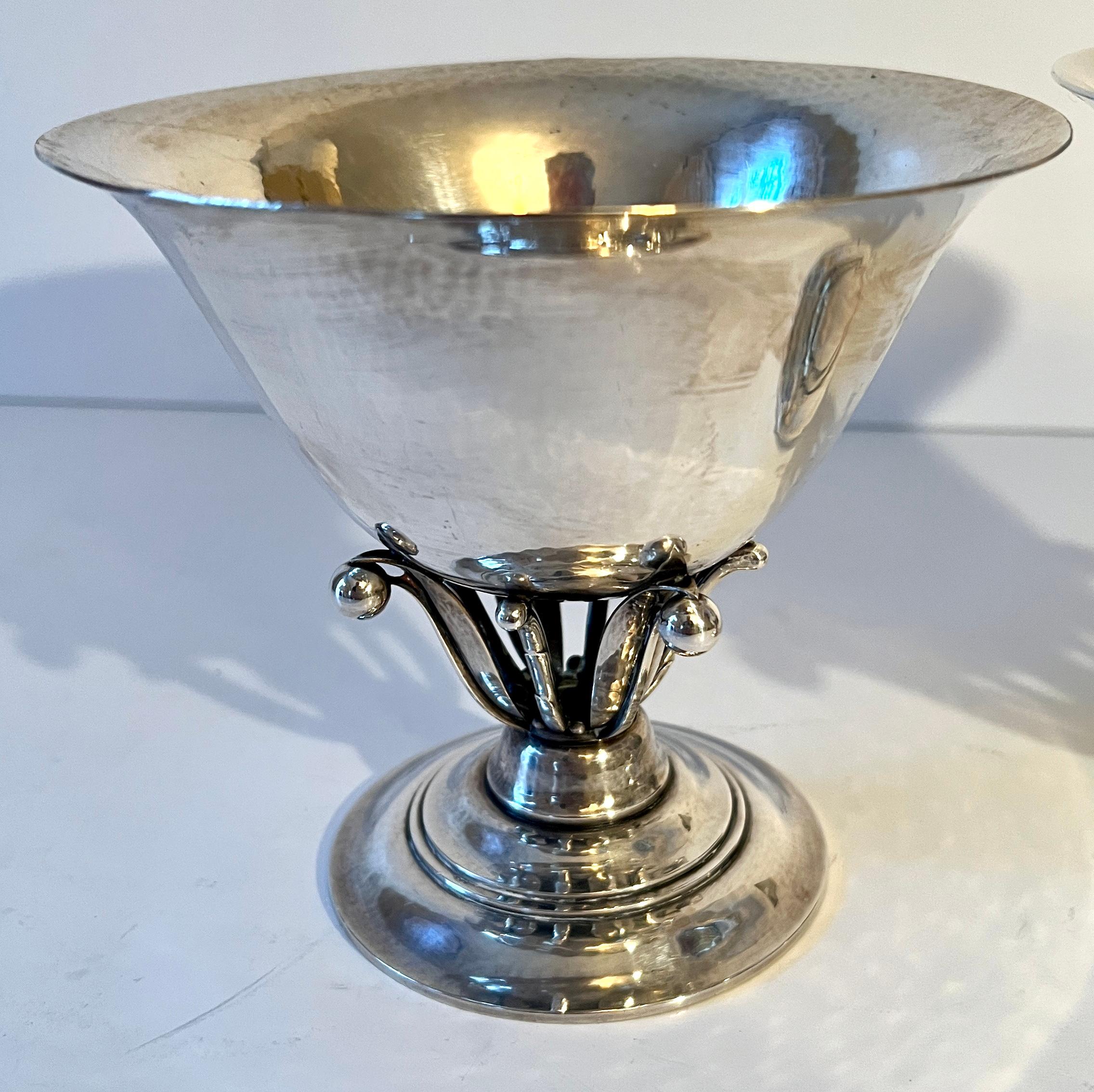 Pair Georg Jensen Danish Sterling Siver Bowl 17 B Designed by  Johan Rohde In Good Condition In Los Angeles, CA