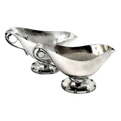 Coppia Georg Jensen in argento massiccio di Sauce / Brocche da sugo Danimarca C. 1945-77