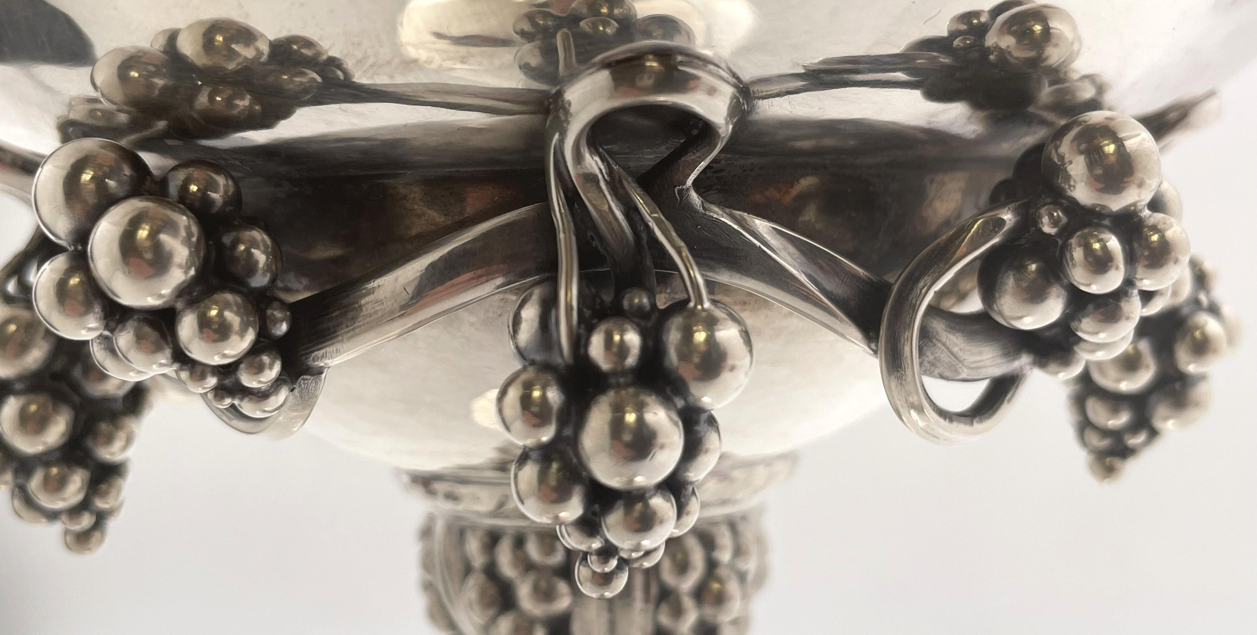 Pair Georg Jensen Sterling Silver Large Tazzas / Compotes in Grape Pattern #264A In Good Condition For Sale In New York, NY