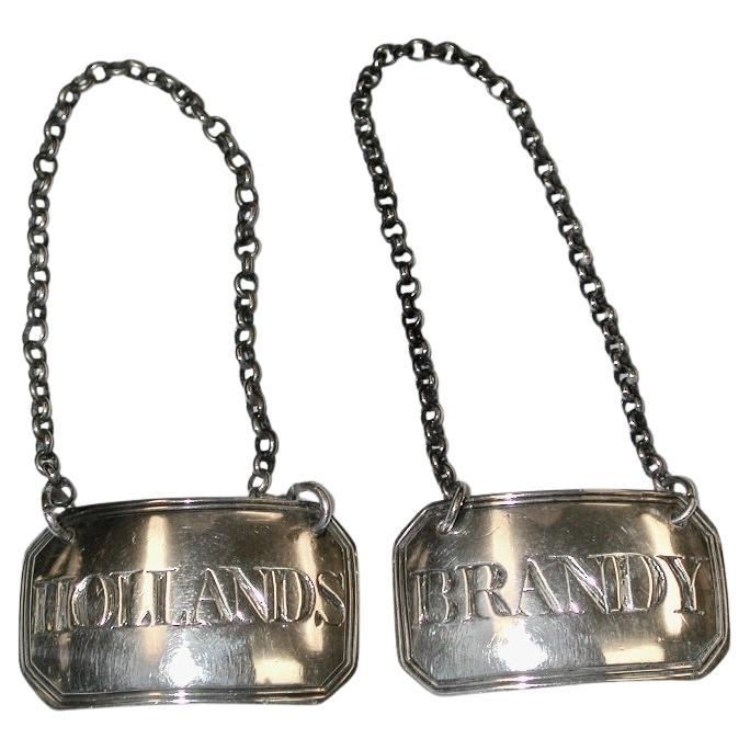 Par de etiquetas de Brandy y Hollands de plata George 111 Fechadas en 1809 Joseph Willmore 