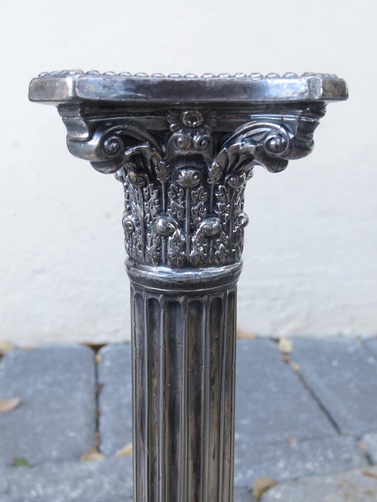 Early 20th Century Pair of George II Style Silver Plated Candlesticks by Derby Silver Co. For Sale