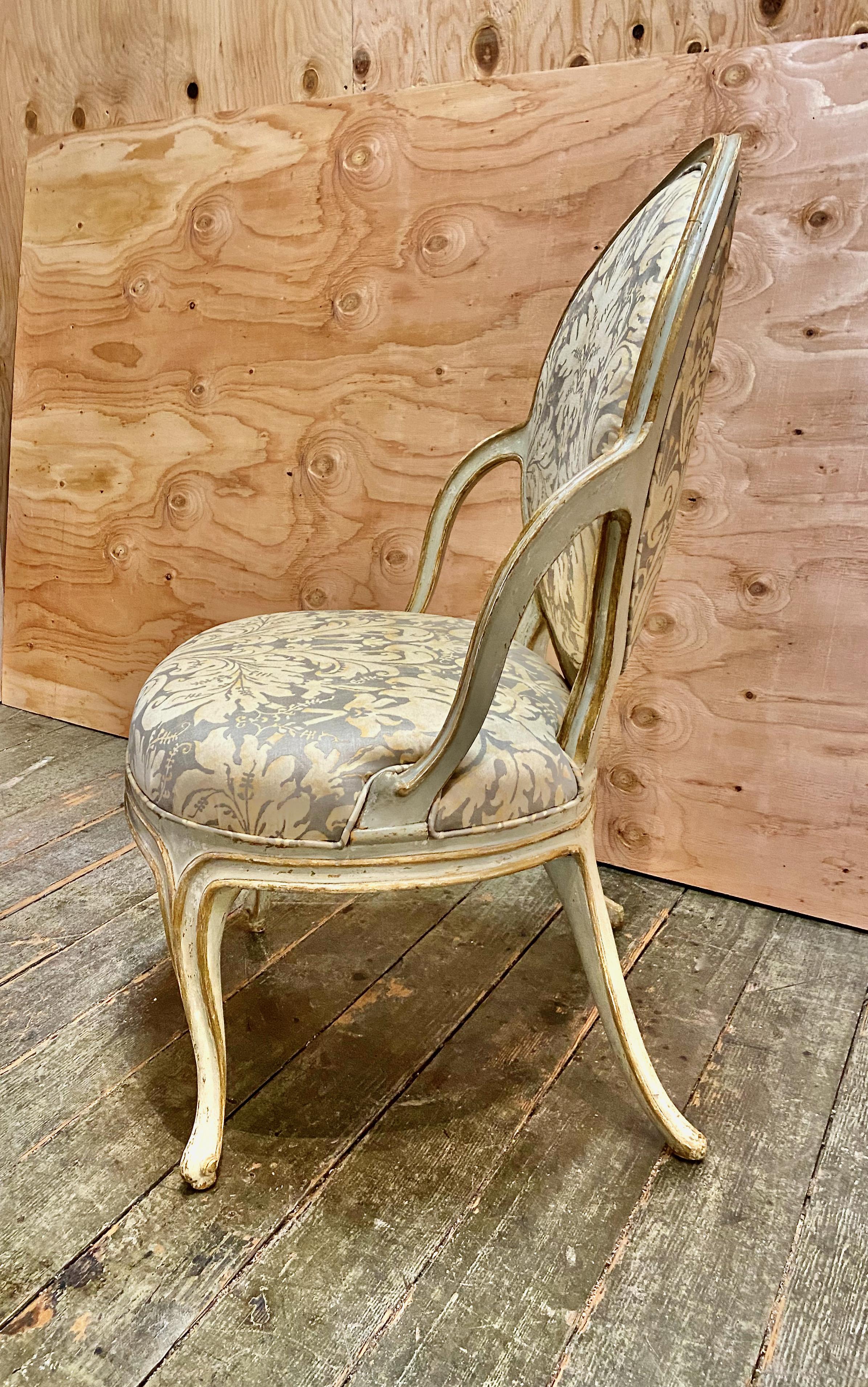 Paire de fauteuils George III, tissu d'ameublement Fortuny vintage Bon état - En vente à Pasadena, CA