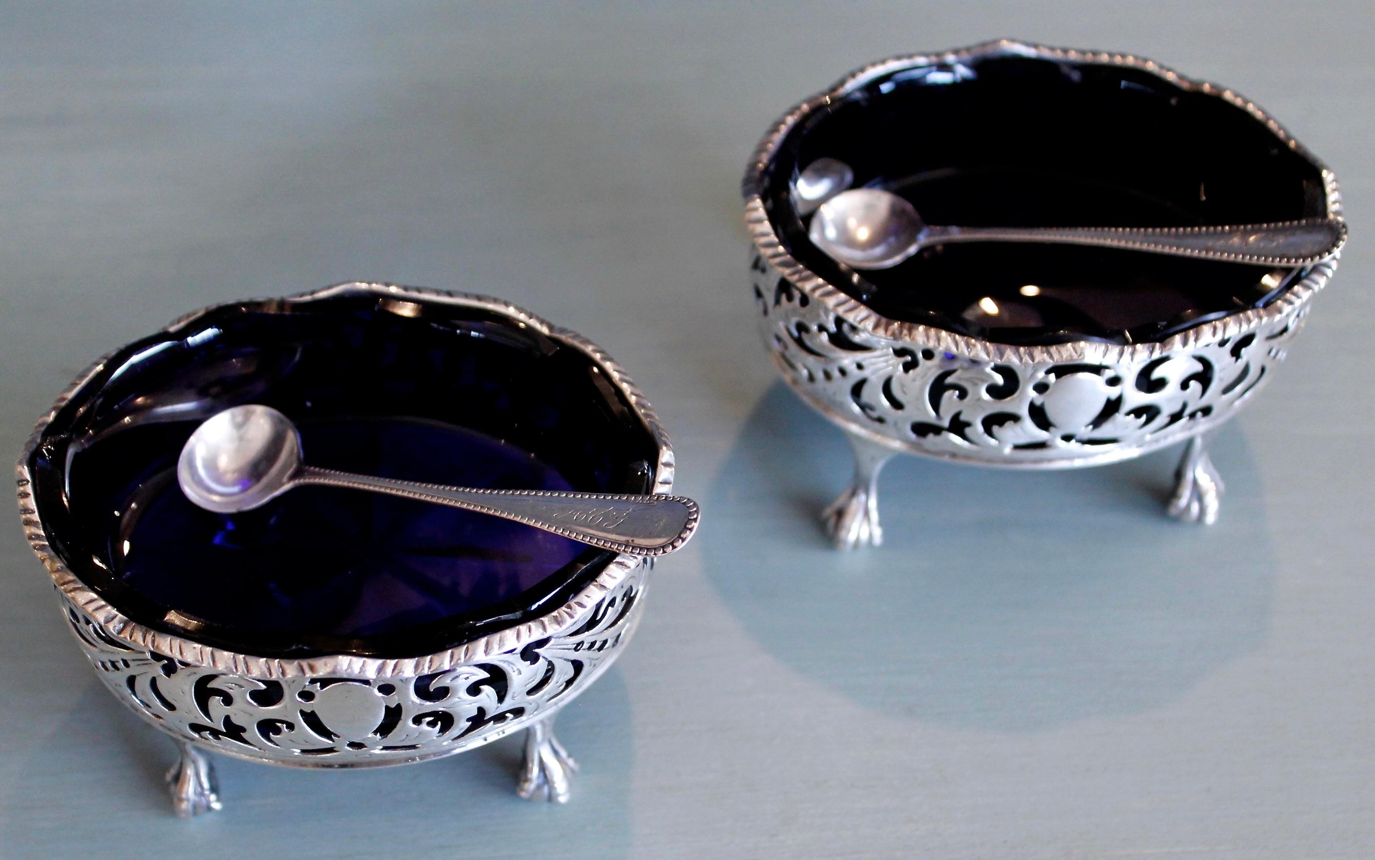 Sterling Silver Pair George III Sterling Salt Cellars, David and Robert Hennell 1769 For Sale