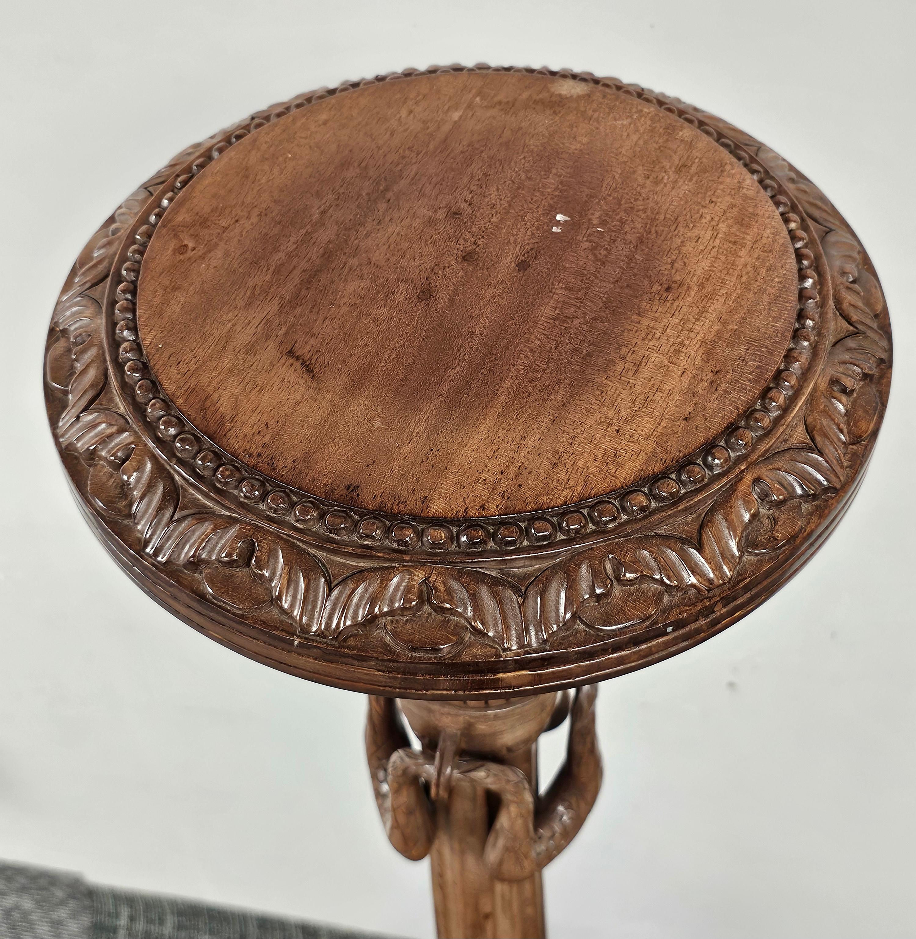 Paar handgeschnitzte Mahagoni-Pedestale im Stil von George III. im Angebot 3