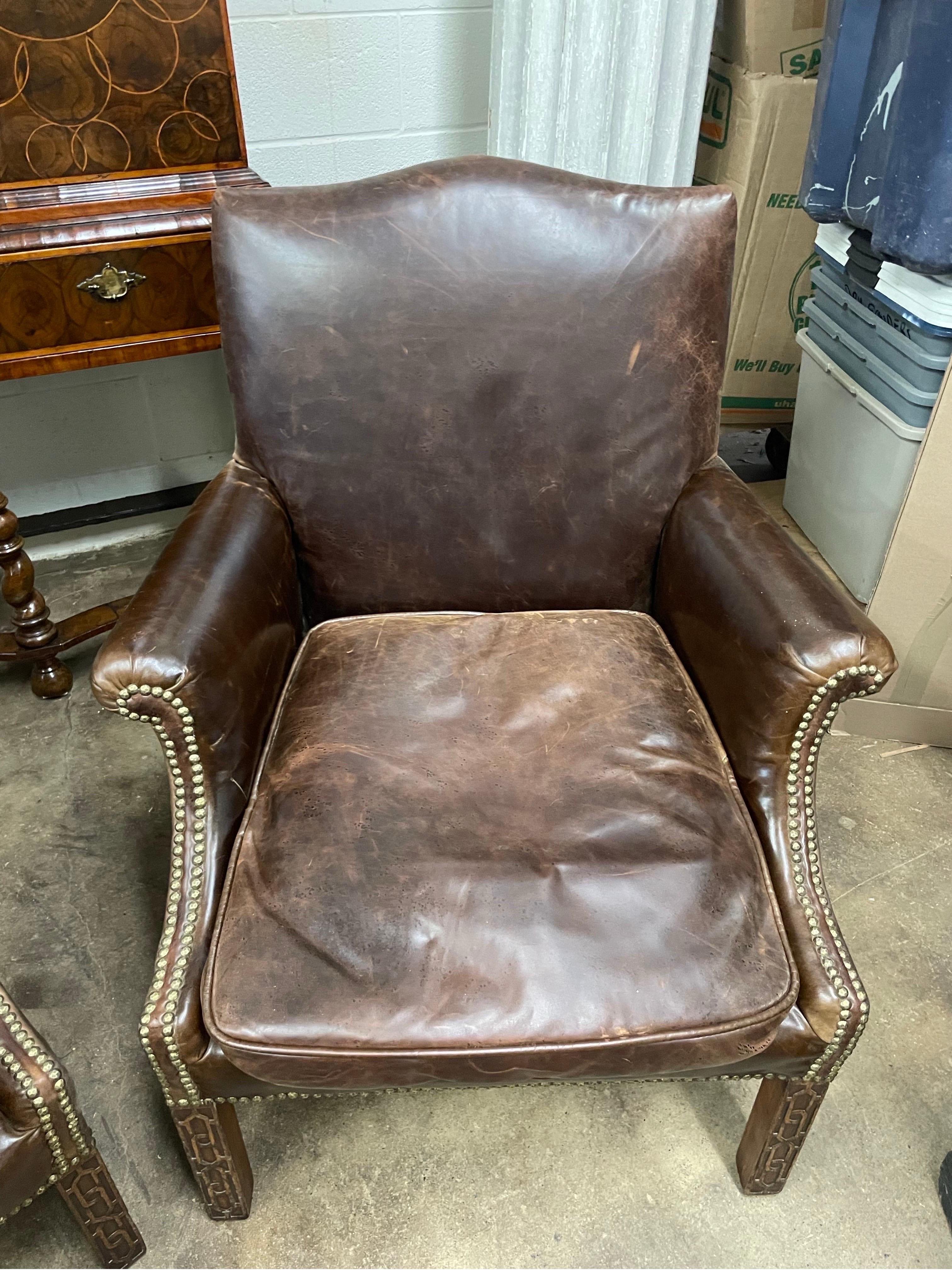 Pair George III style upholstered leather brass nailed armchairs In Good Condition For Sale In Oakville, ON
