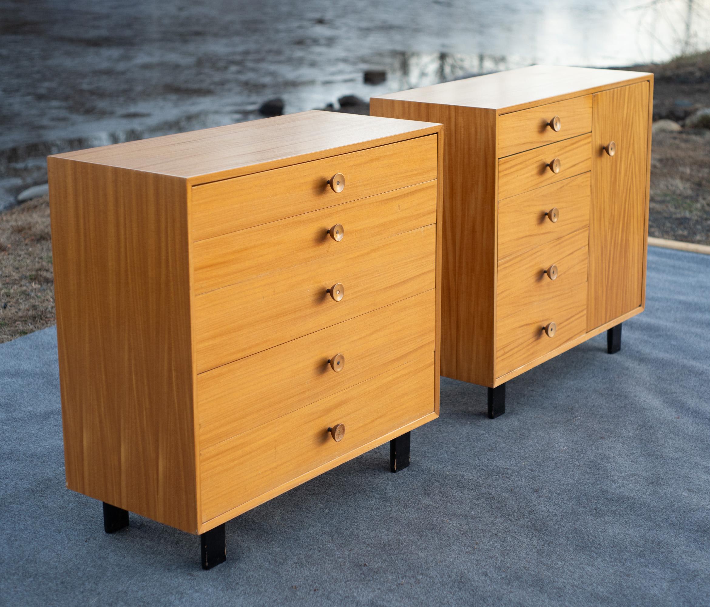 Legno Coppia George Nelson Herman Miller Cassettiera a 5 cassetti + Porta Primavera Serie Basic in vendita