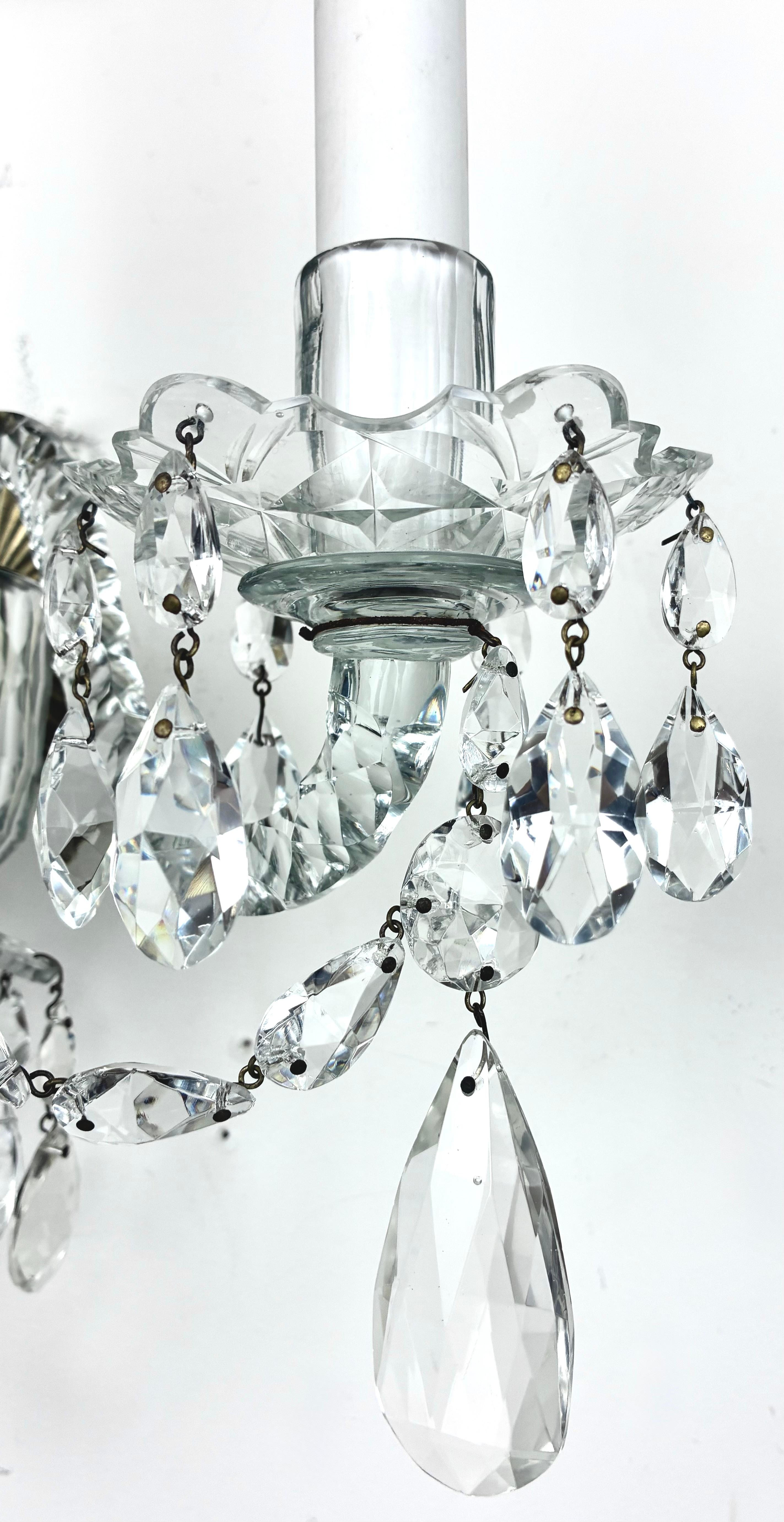 Paire d'appliques en cristal taillé de style géorgien Appliques à deux lumières Bon état - En vente à Pittsburgh, PA