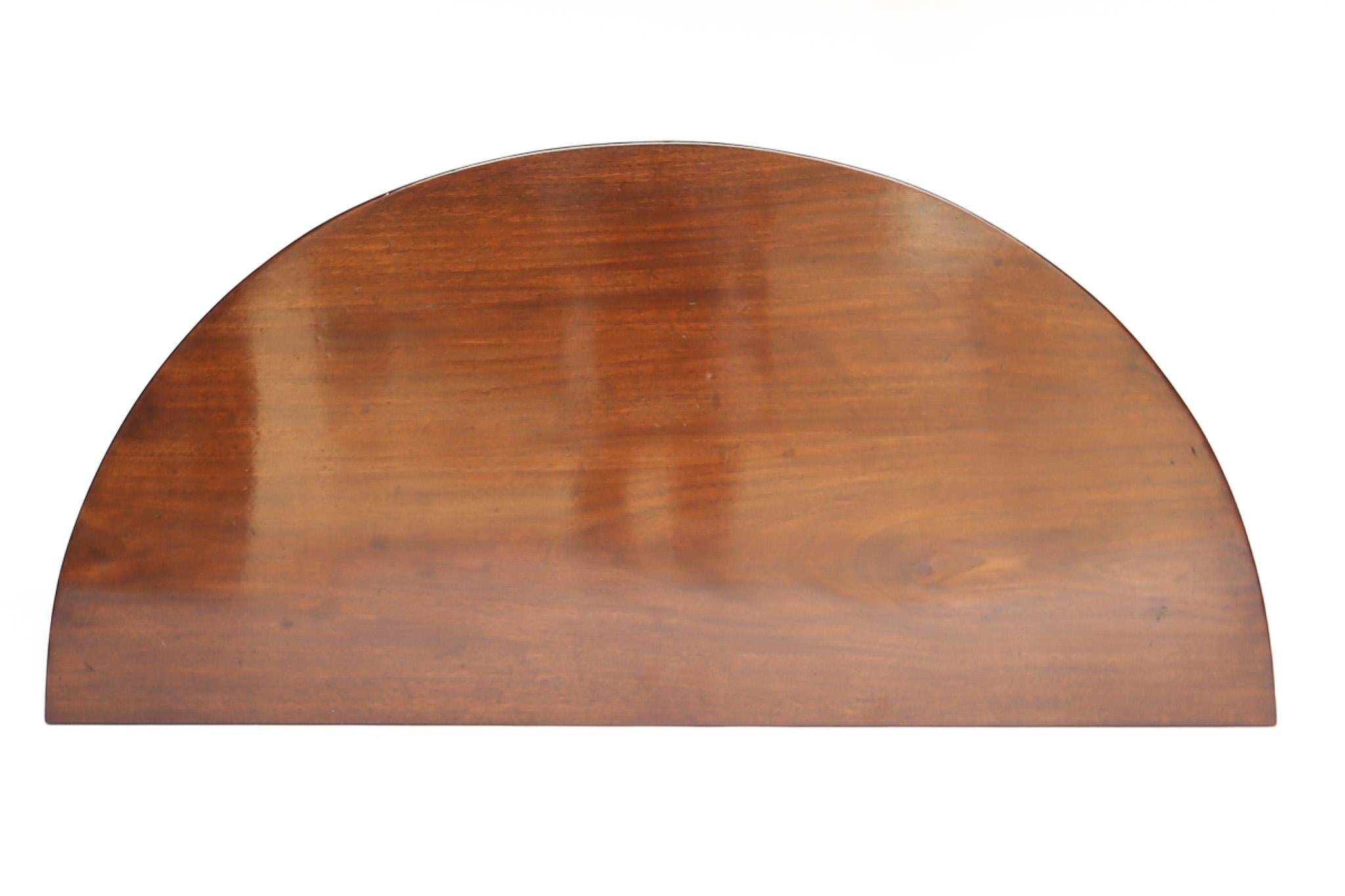 George III Paire de tables console Demi Lune en acajou de style géorgien en vente
