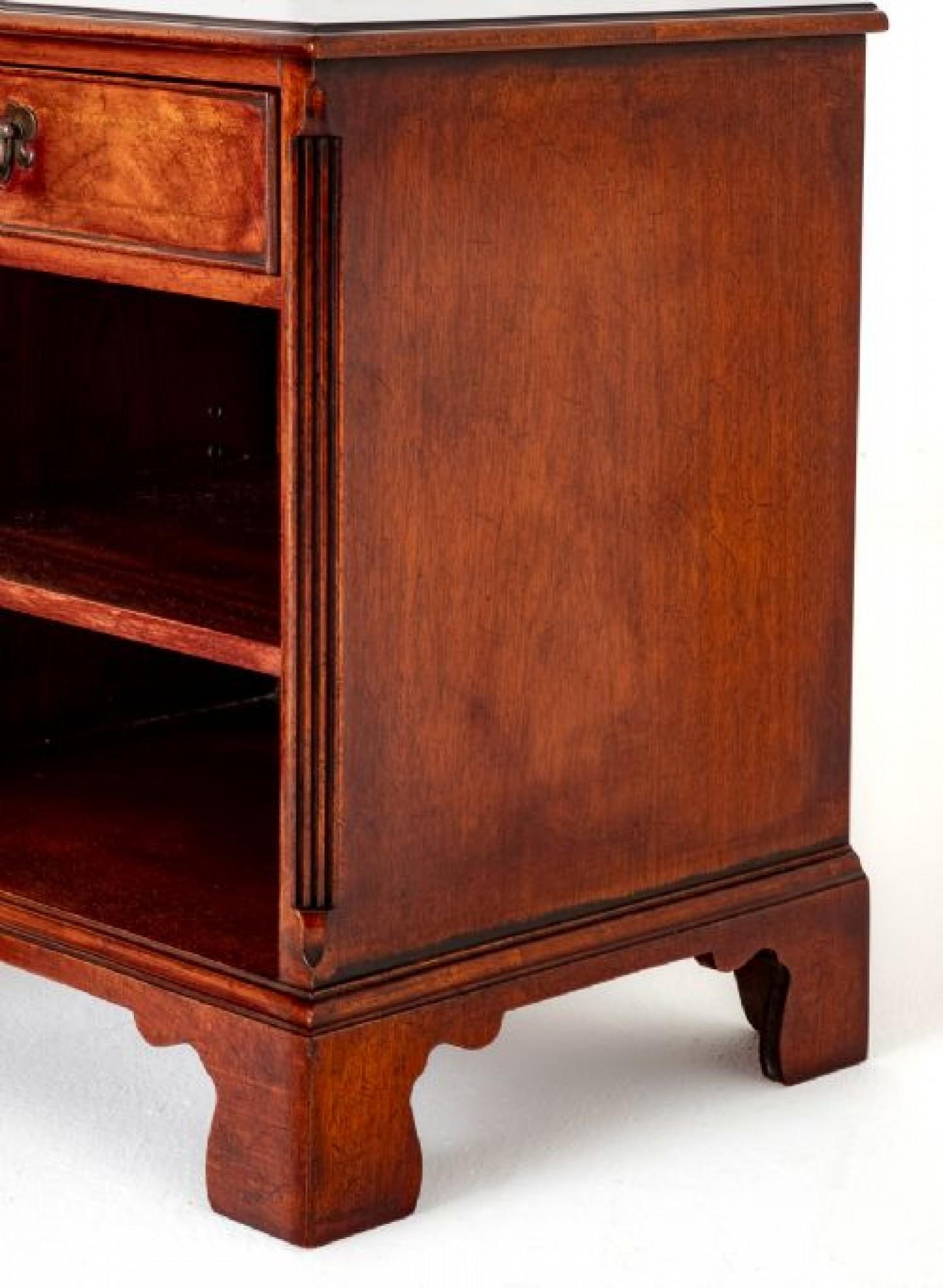 Pair Georgian Revival Bedside Chests Nightstands For Sale 2