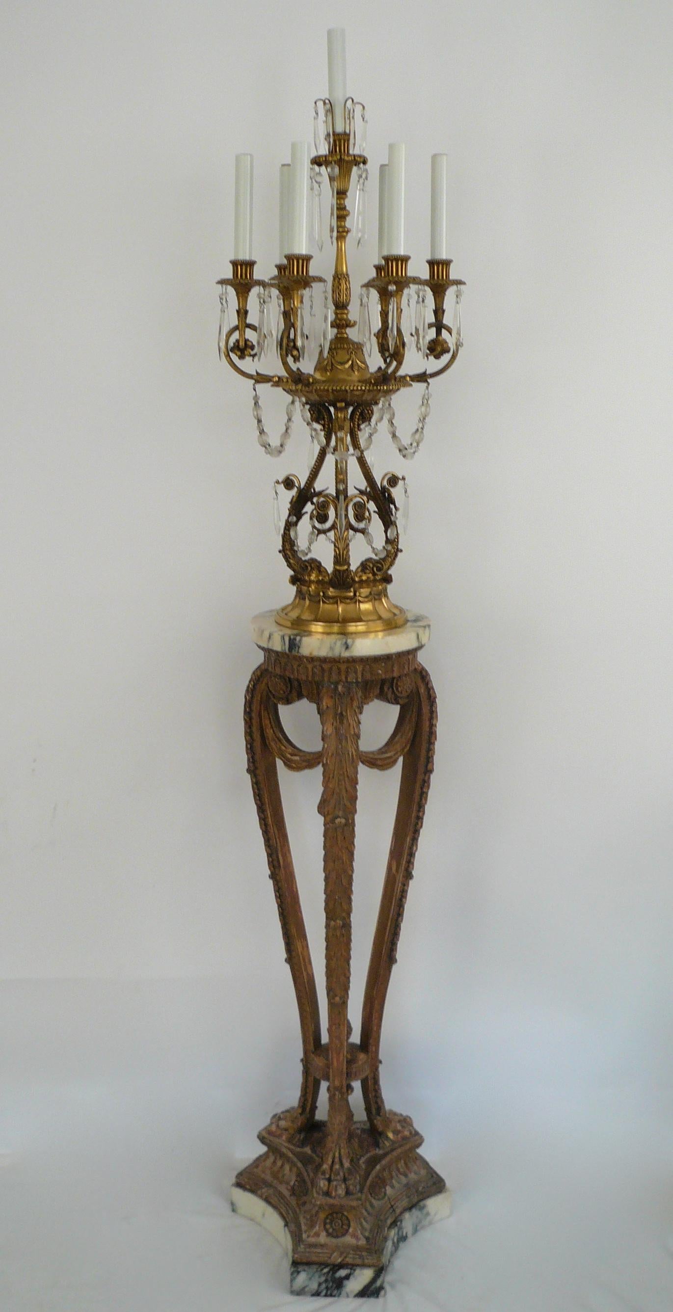 Paire de flambeaux en marbre:: bronze et cristal & de style géorgien par E F Caldwell Bon état - En vente à Pittsburgh, PA