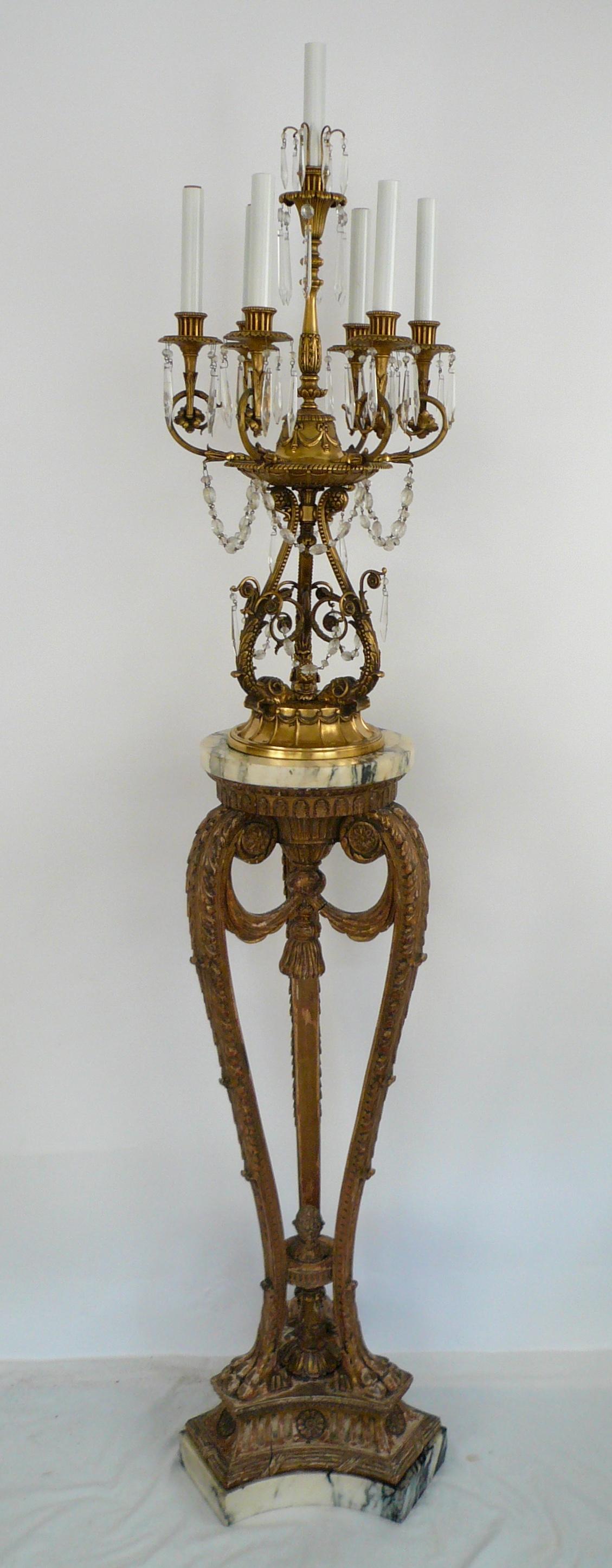 20ième siècle Paire de flambeaux en marbre:: bronze et cristal & de style géorgien par E F Caldwell en vente