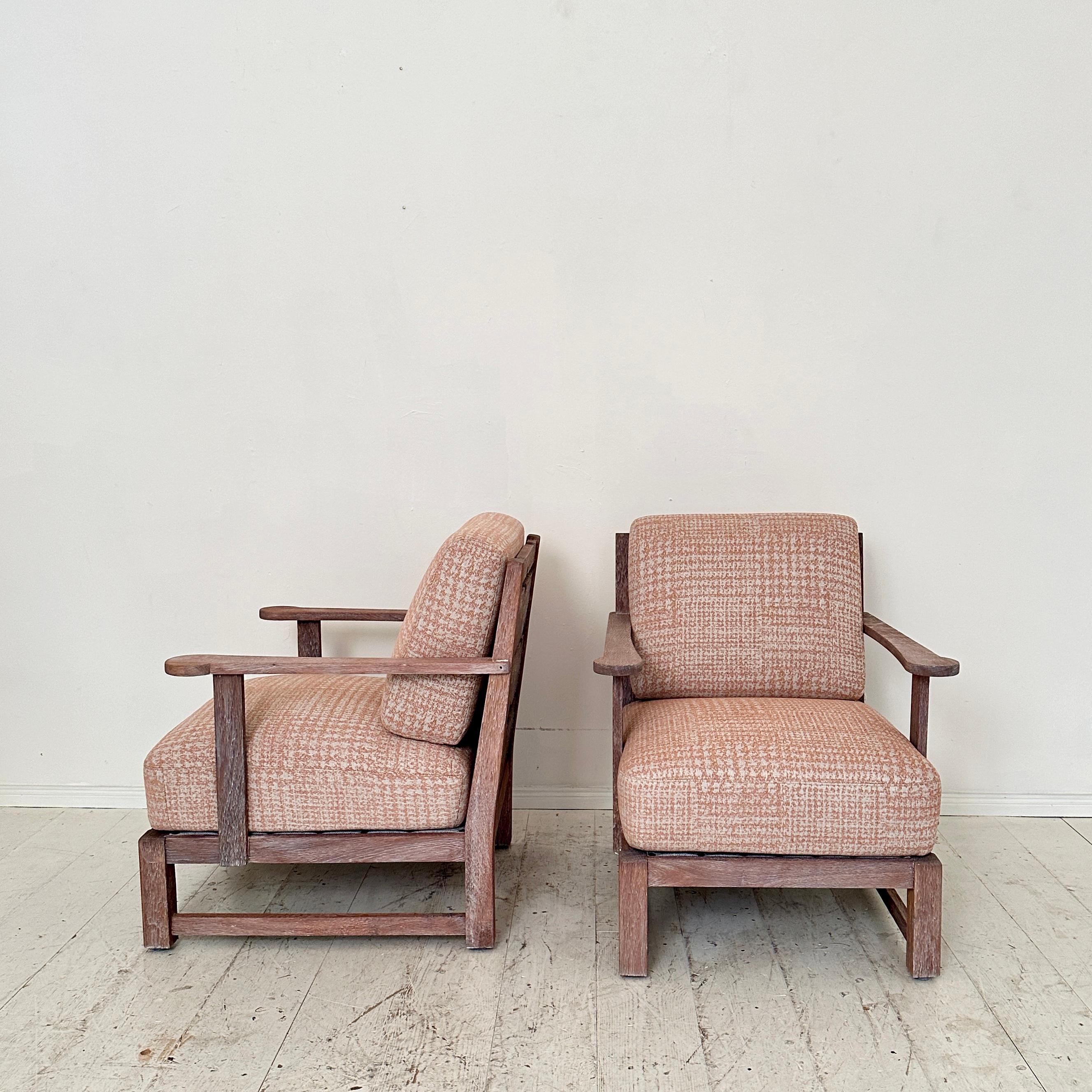 Pair German Art Deco Armchairs out of solid Oak and in Rosa Grey Fabric, 1920 For Sale 11