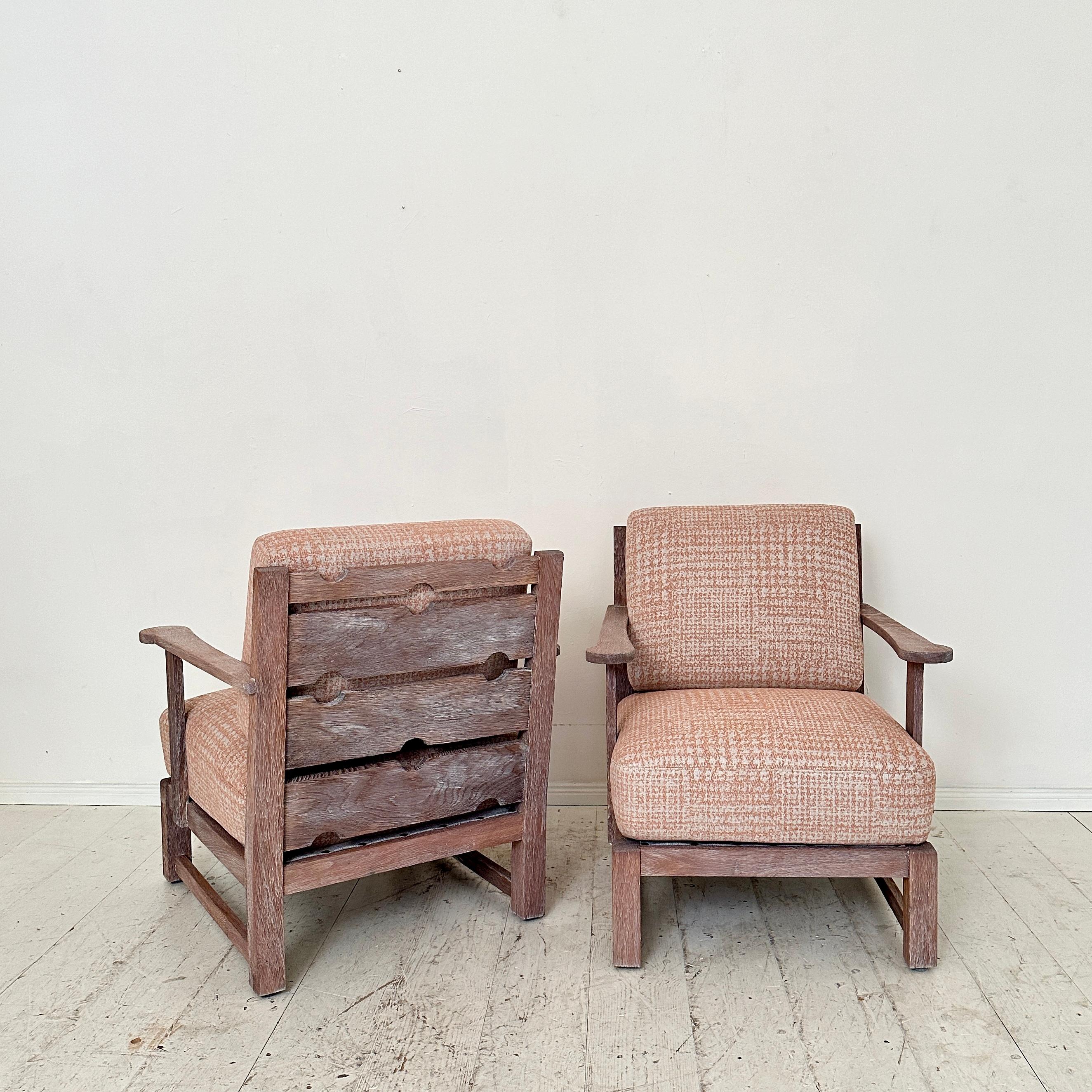 Pair German Art Deco Armchairs out of solid Oak and in Rosa Grey Fabric, 1920 For Sale 12