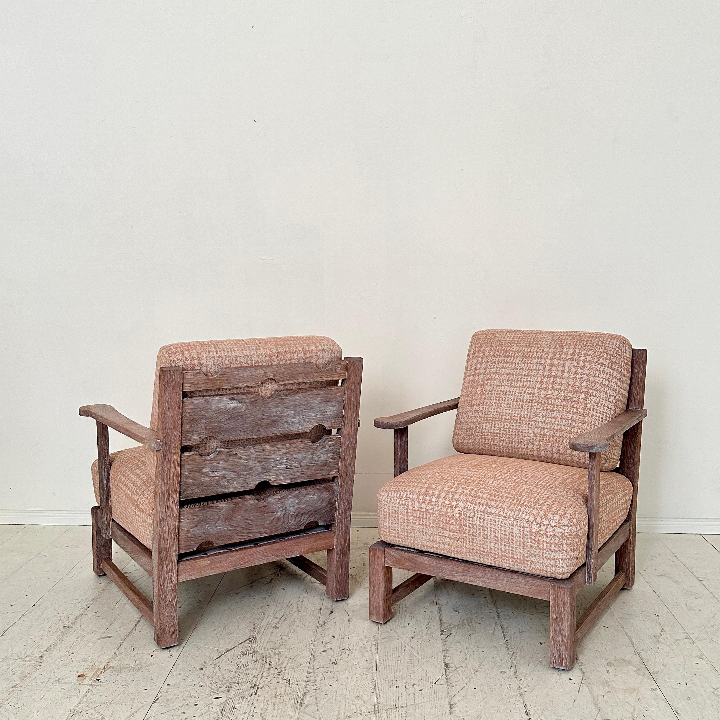 Pair German Art Deco Armchairs out of solid Oak and in Rosa Grey Fabric, 1920 For Sale 13
