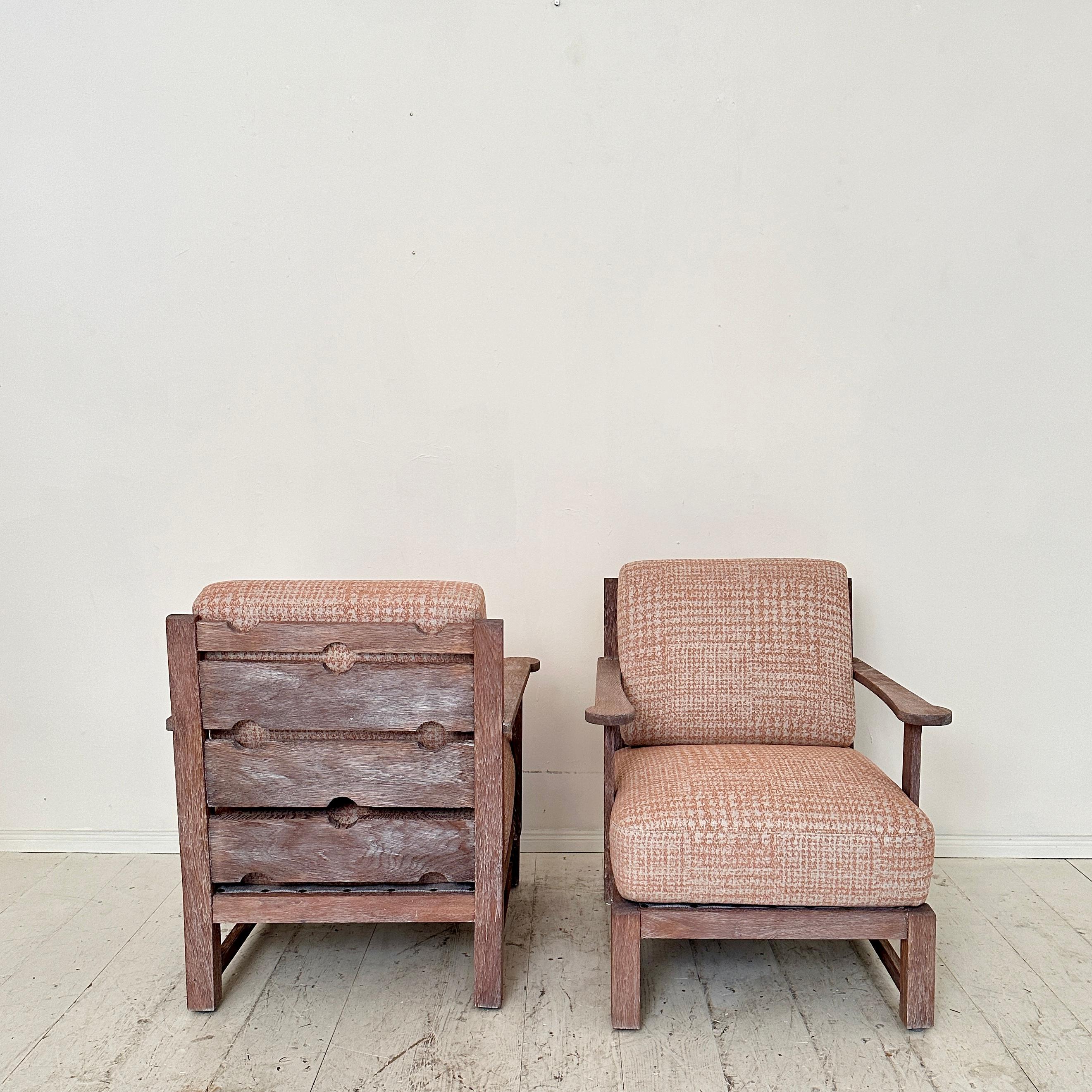 Pair German Art Deco Armchairs out of solid Oak and in Rosa Grey Fabric, 1920 For Sale 1