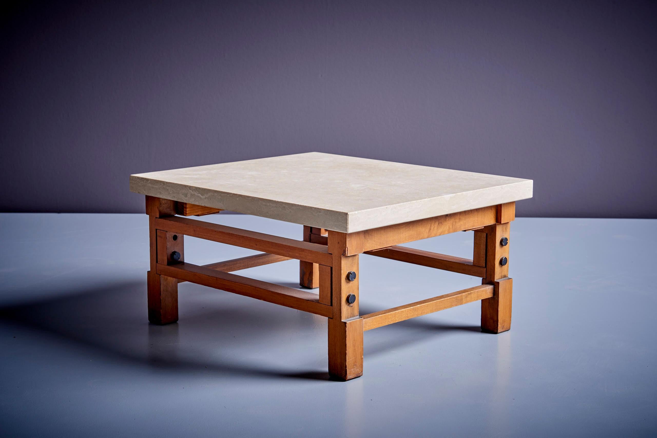 Mid-Century Modern Pair Gianfranco Frattini Side Tables with Travertine Top For Sale