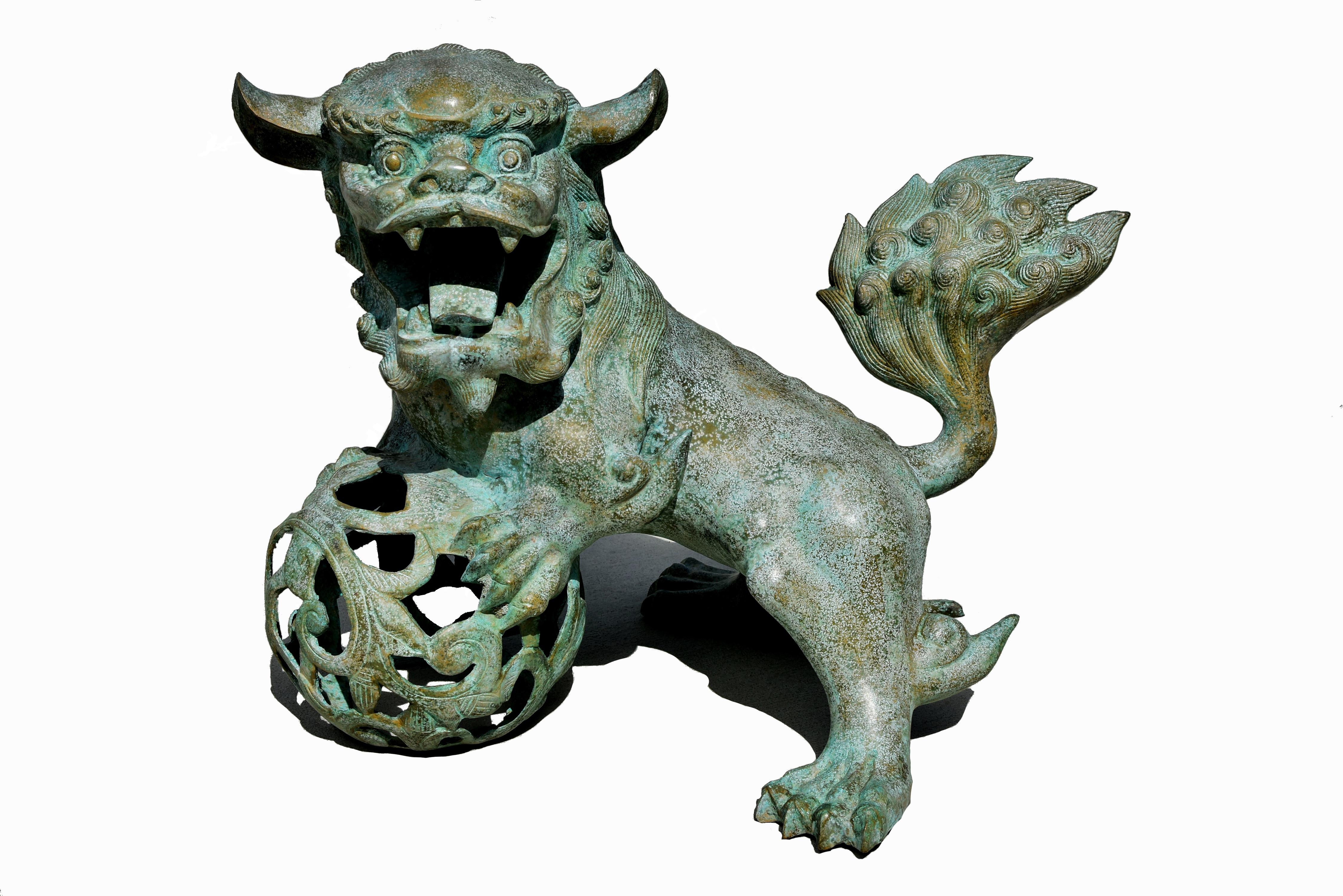 Pair Giant Bronze Foo Dogs Lions 63 Lb In Good Condition For Sale In Somis, CA