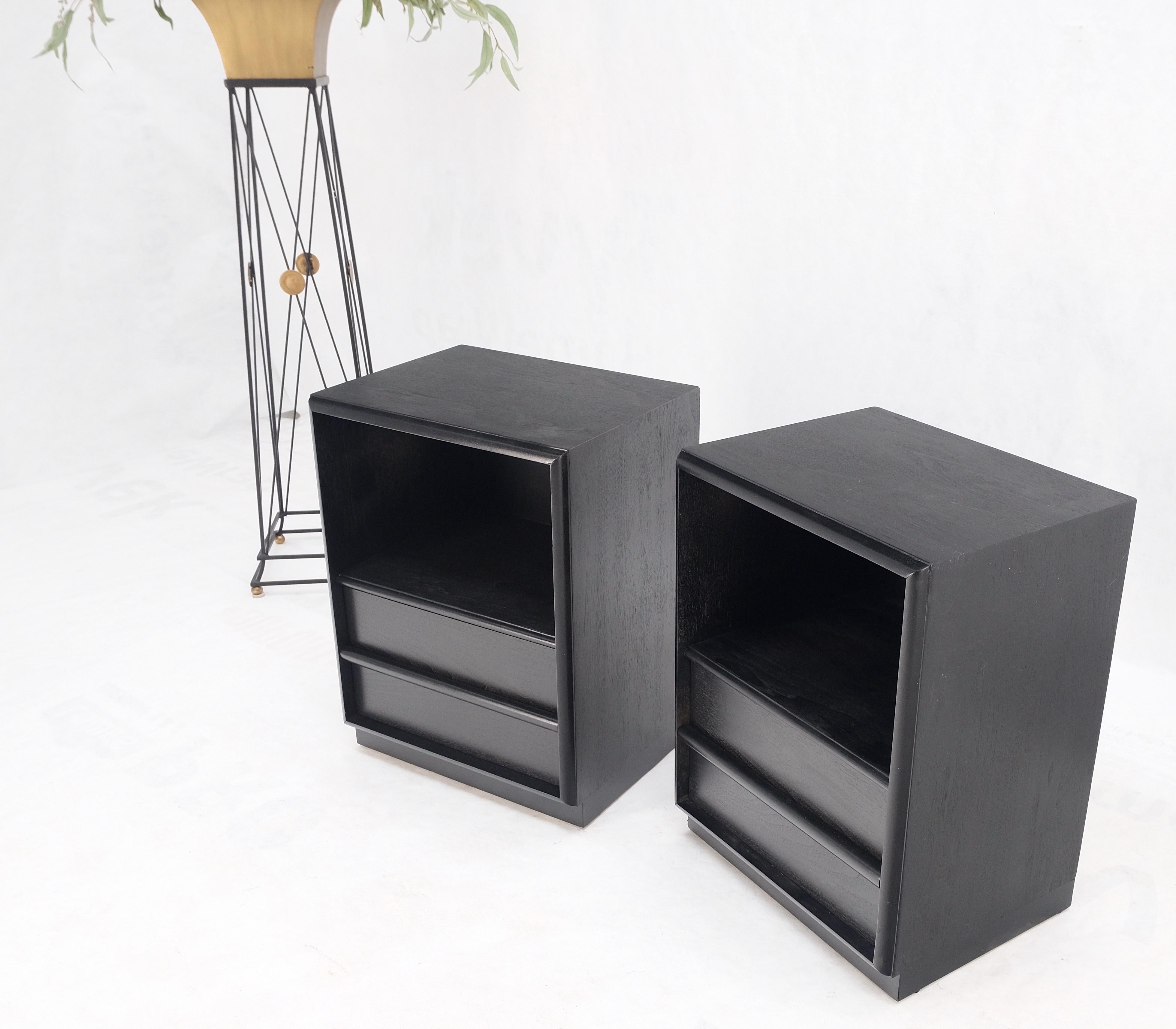 Pair Gibbings for Widdicomb Ebonized Black Lacquer Night Stands End Tables Mint  For Sale 3
