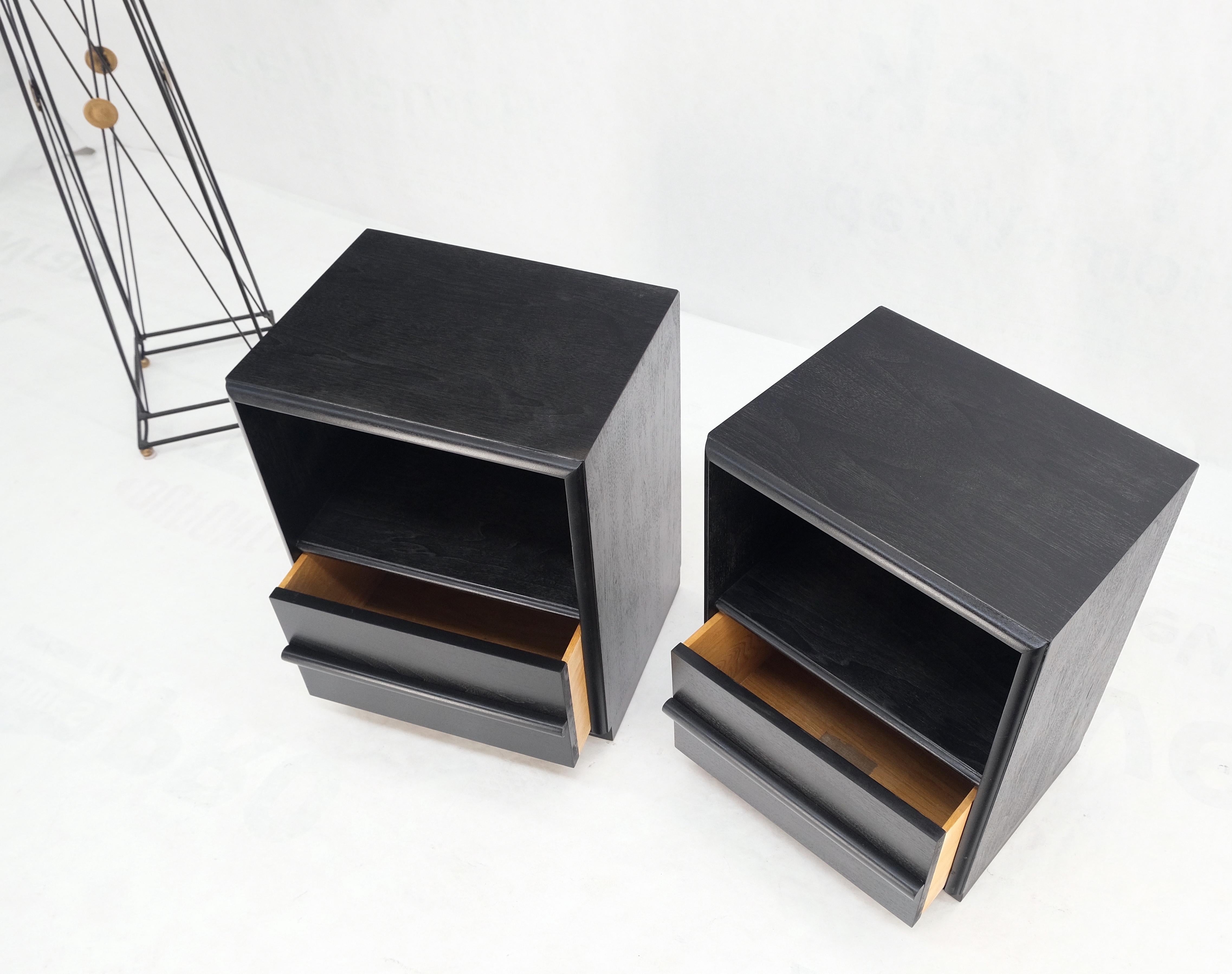 Pair Gibbings for Widdicomb Ebonized Black Lacquer Night Stands End Tables Mint  For Sale 5