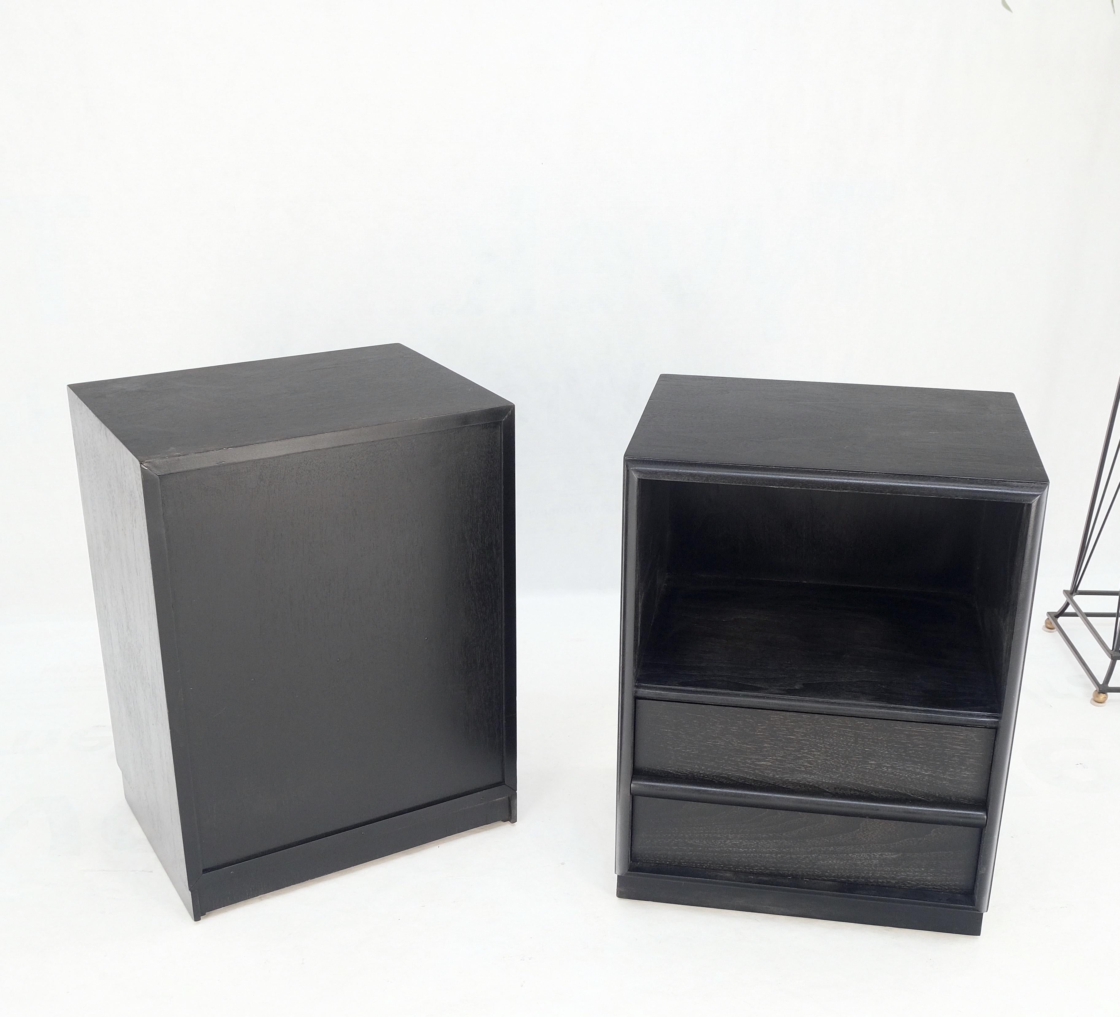 Mid-Century Modern Pair Gibbings for Widdicomb Ebonized Black Lacquer Night Stands End Tables Mint  For Sale