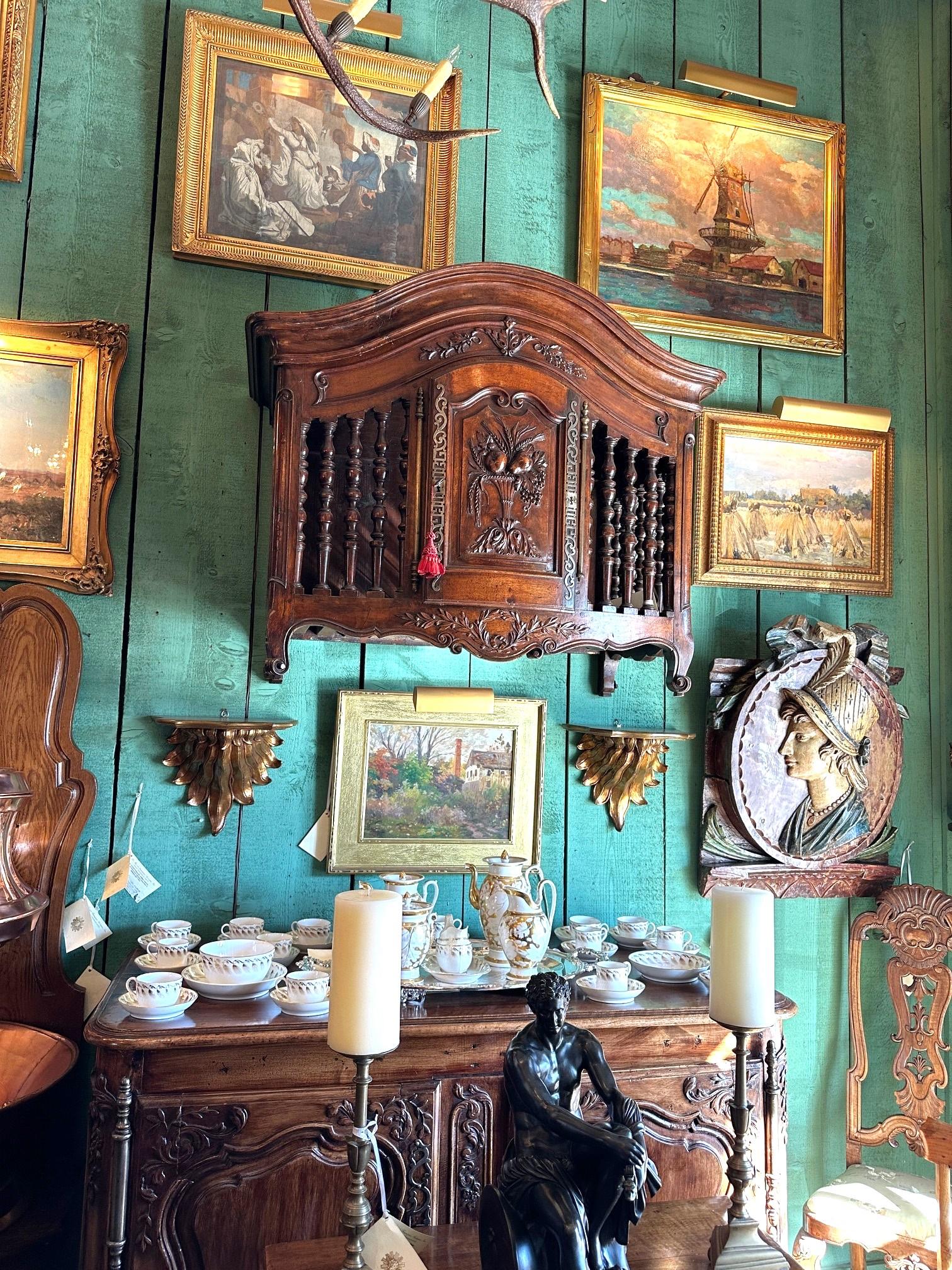 Par Ménsulas Doradas Decorativas Estantes de Pared Antiguos LA CA en venta 4