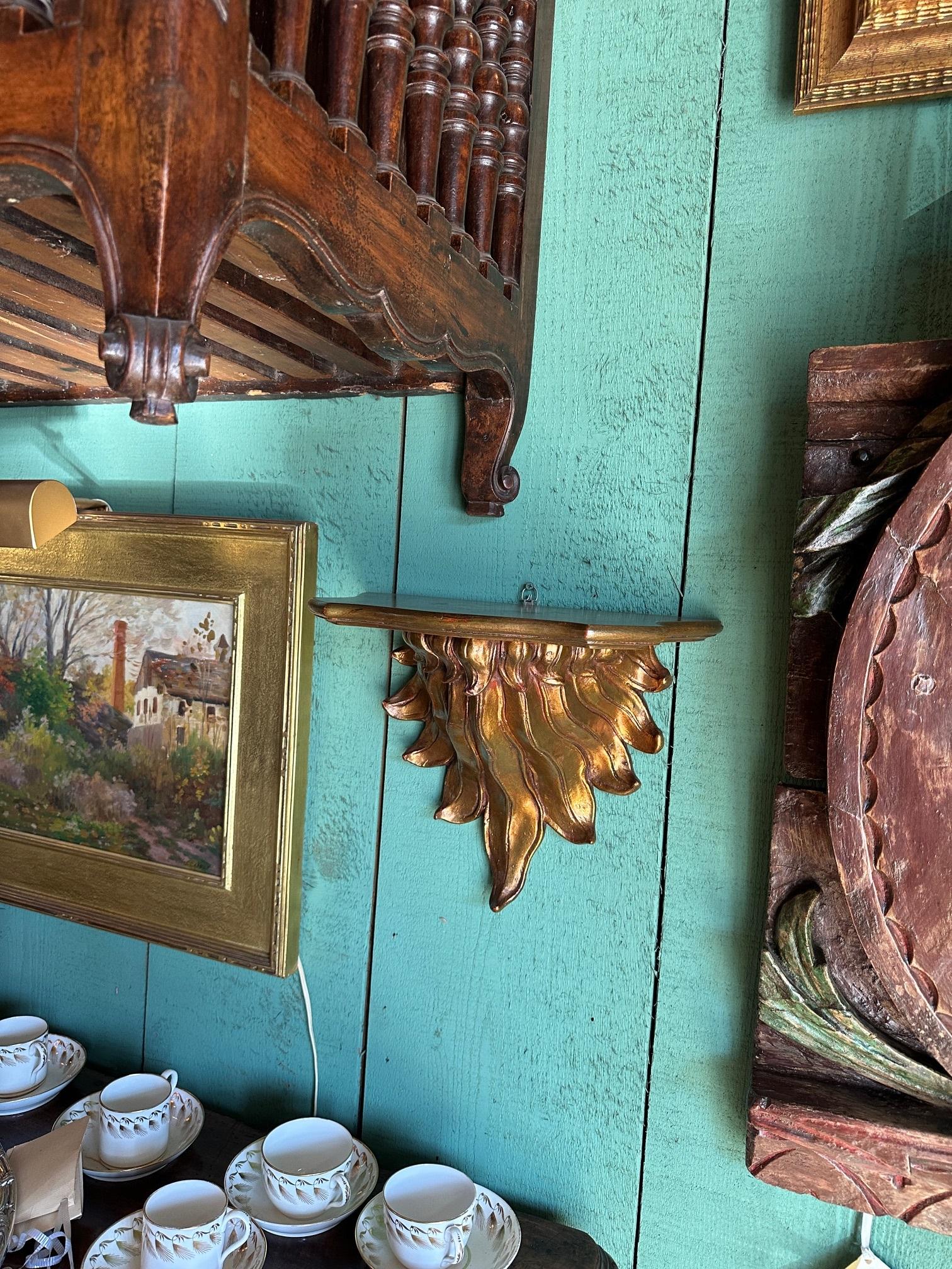 Par Ménsulas Doradas Decorativas Estantes de Pared Antiguos LA CA en venta 6