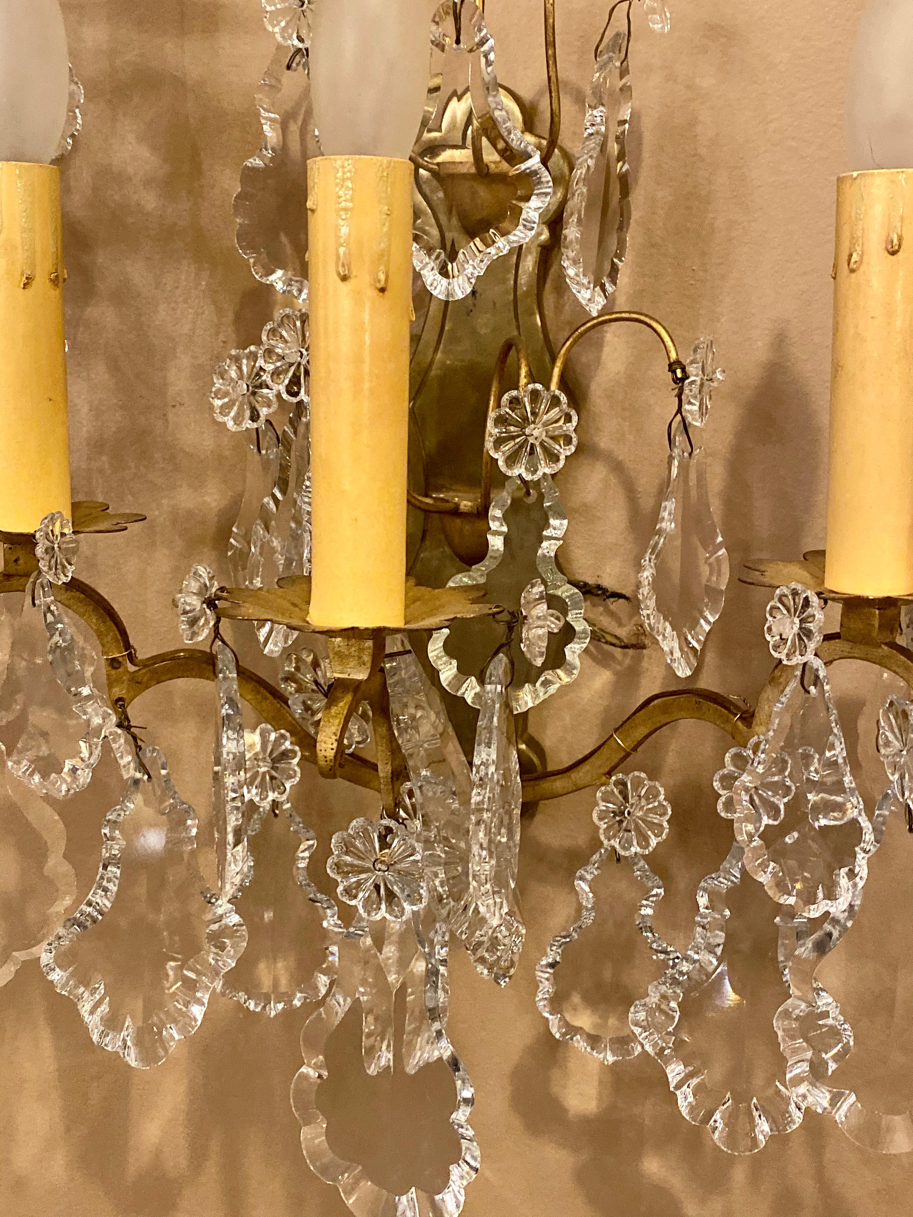Gilt Bronze and Crystal Three-Light Wall Sconces French Early 20th Century, Pair For Sale 7