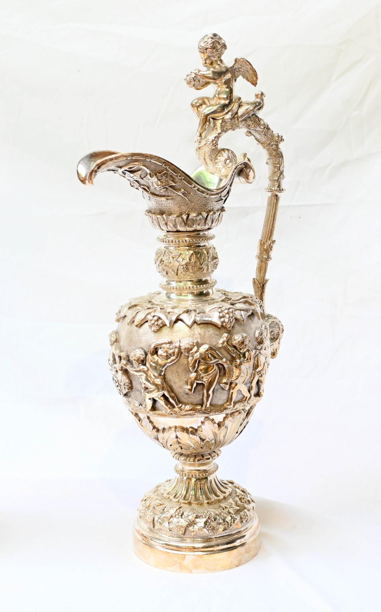 Coppia di vasi Ewers francesi in bronzo dorato Napoleone III Cherubino in vendita 7