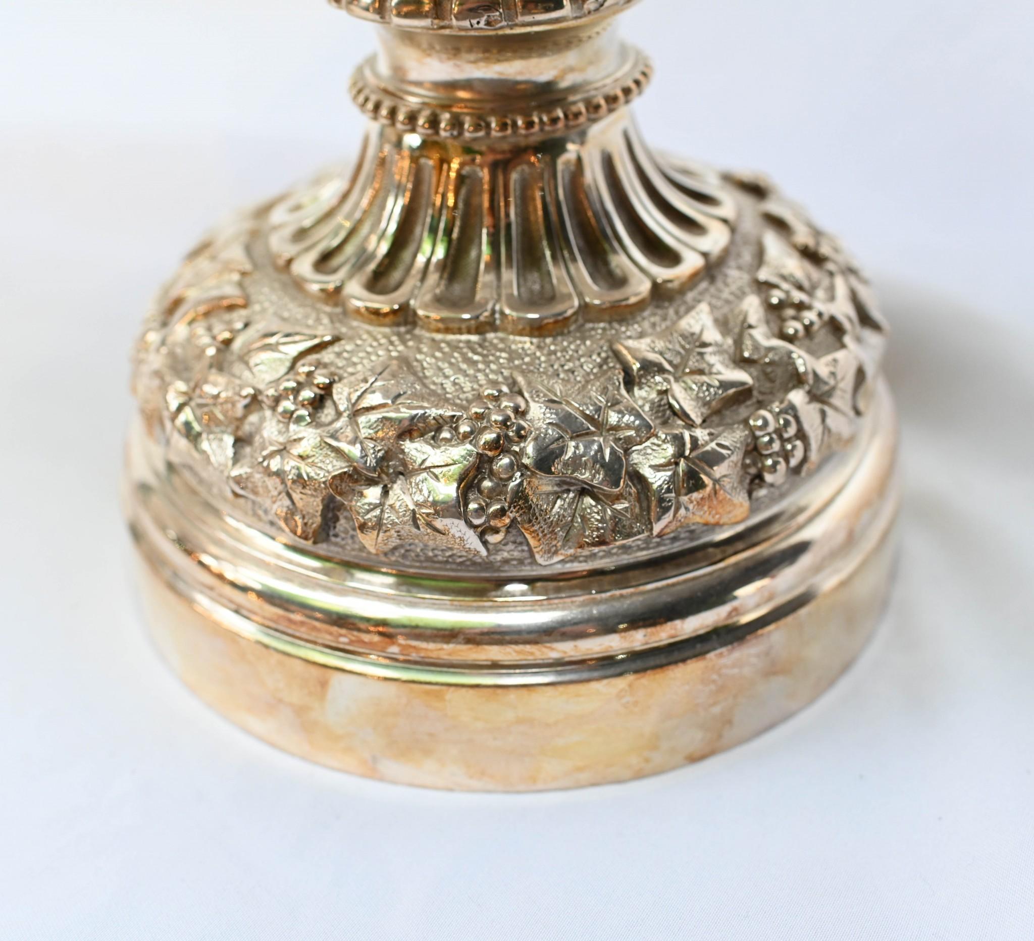 Coppia di vasi Ewers francesi in bronzo dorato Napoleone III Cherubino in vendita 3