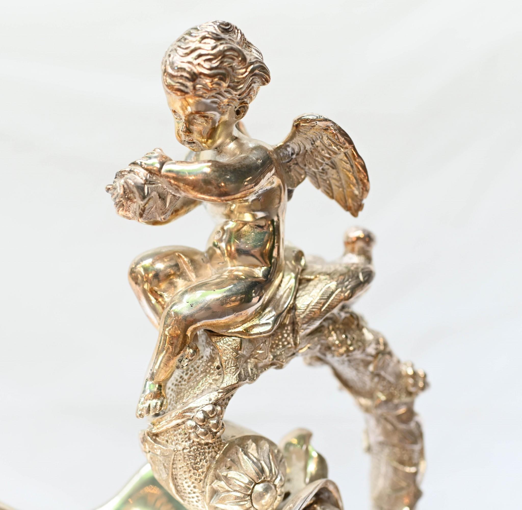 Coppia di vasi Ewers francesi in bronzo dorato Napoleone III Cherubino in vendita 4