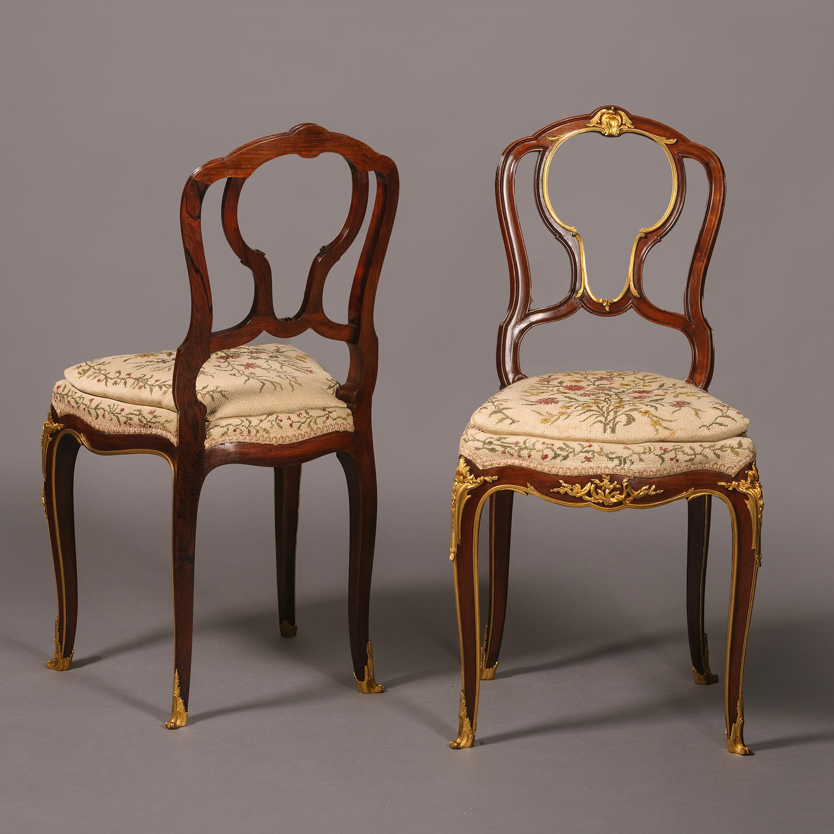 Paar vergoldet-bronzierte Salonstühle von François Linke (Louis XV.) im Angebot