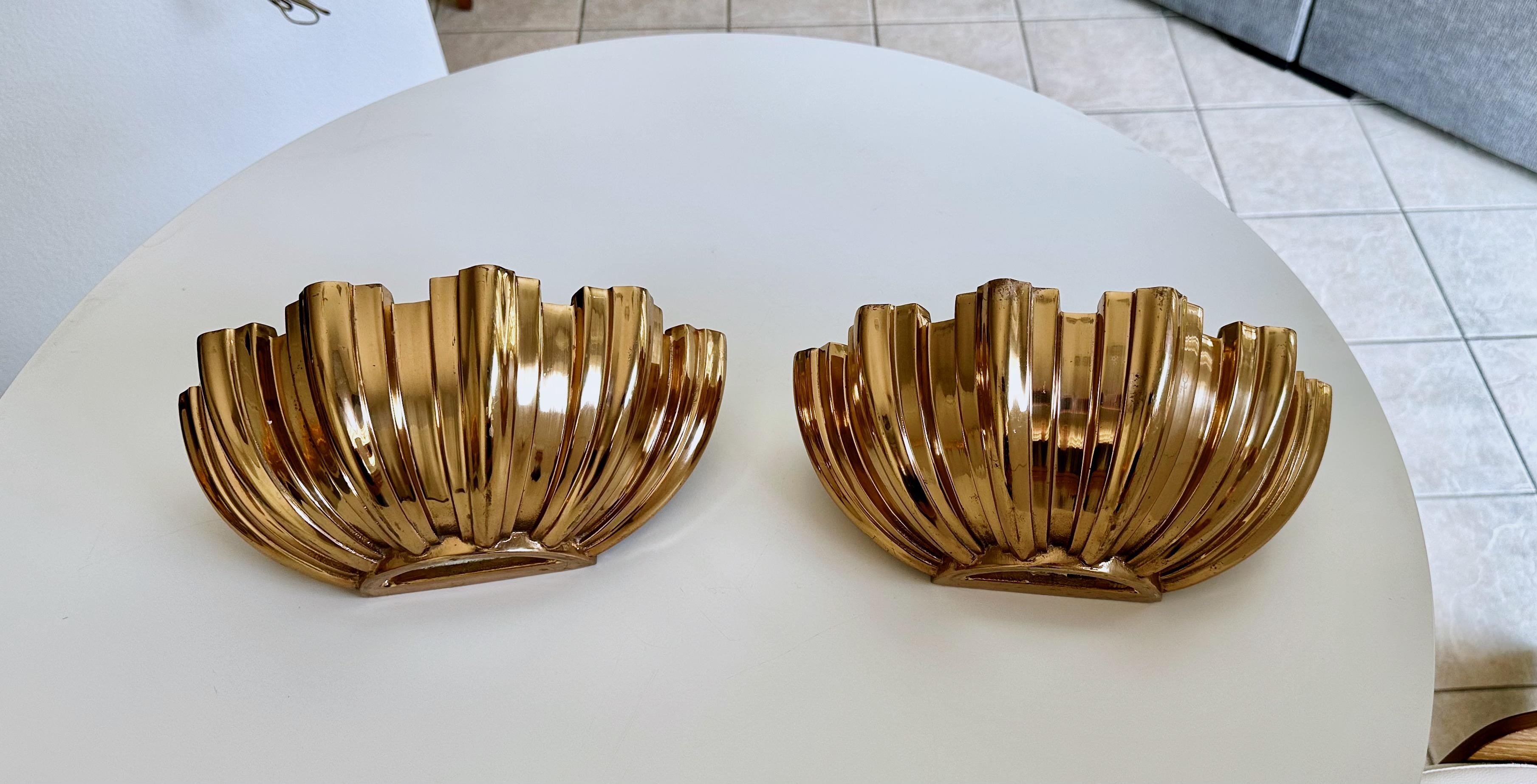 Paar Wandleuchter aus vergoldeter Bronze von Boyd's im Angebot 12