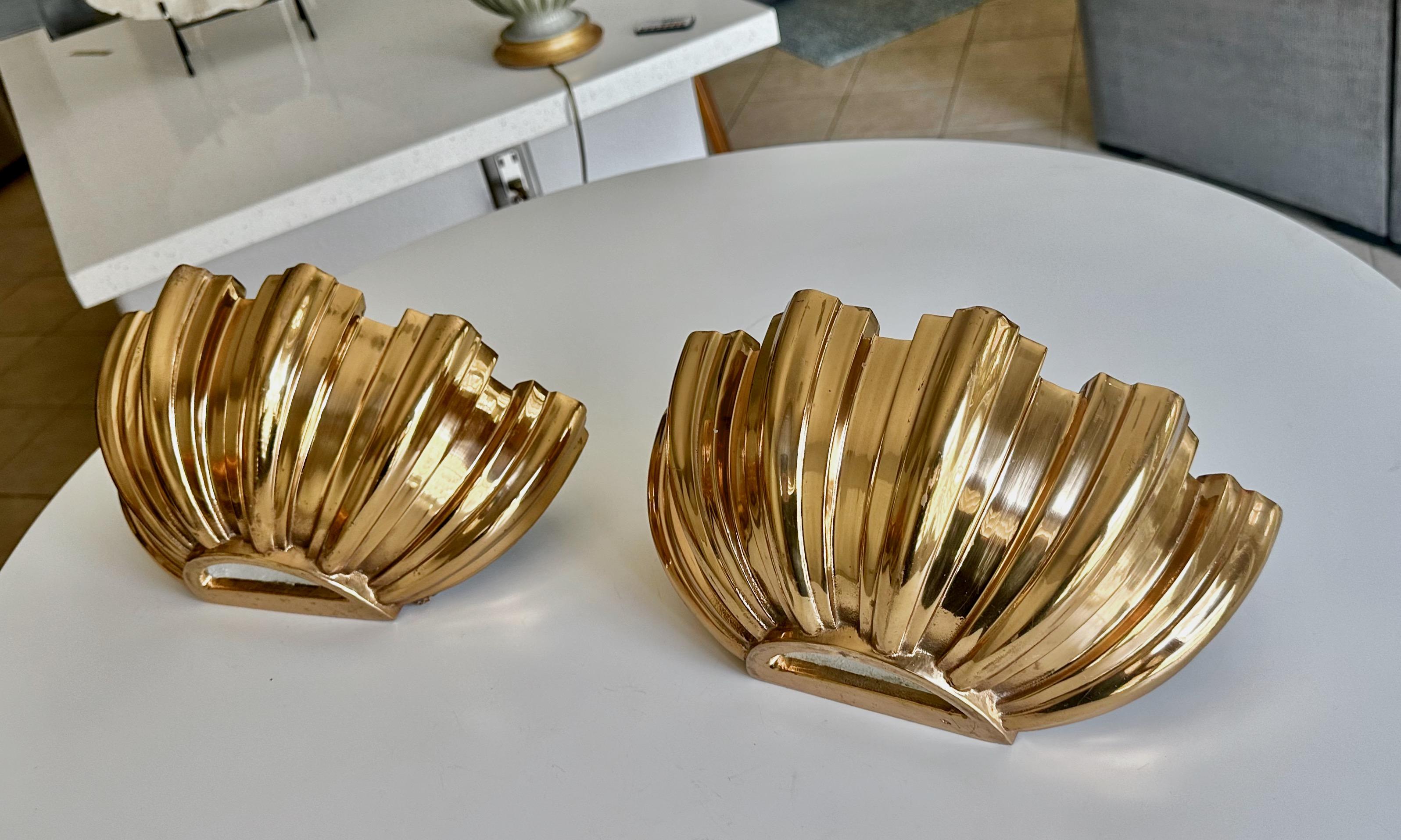 Paar Wandleuchter aus vergoldeter Bronze von Boyd's im Zustand „Gut“ im Angebot in Palm Springs, CA