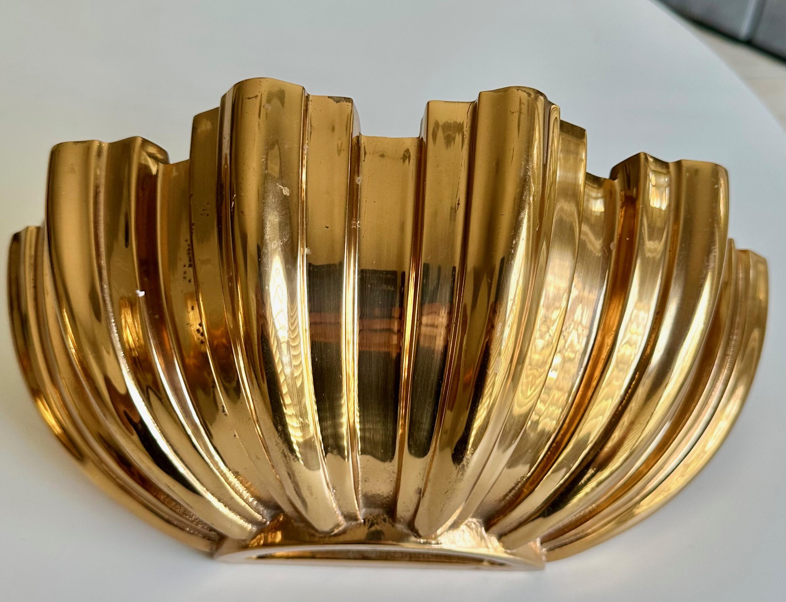 Paar Wandleuchter aus vergoldeter Bronze von Boyd's im Angebot 1