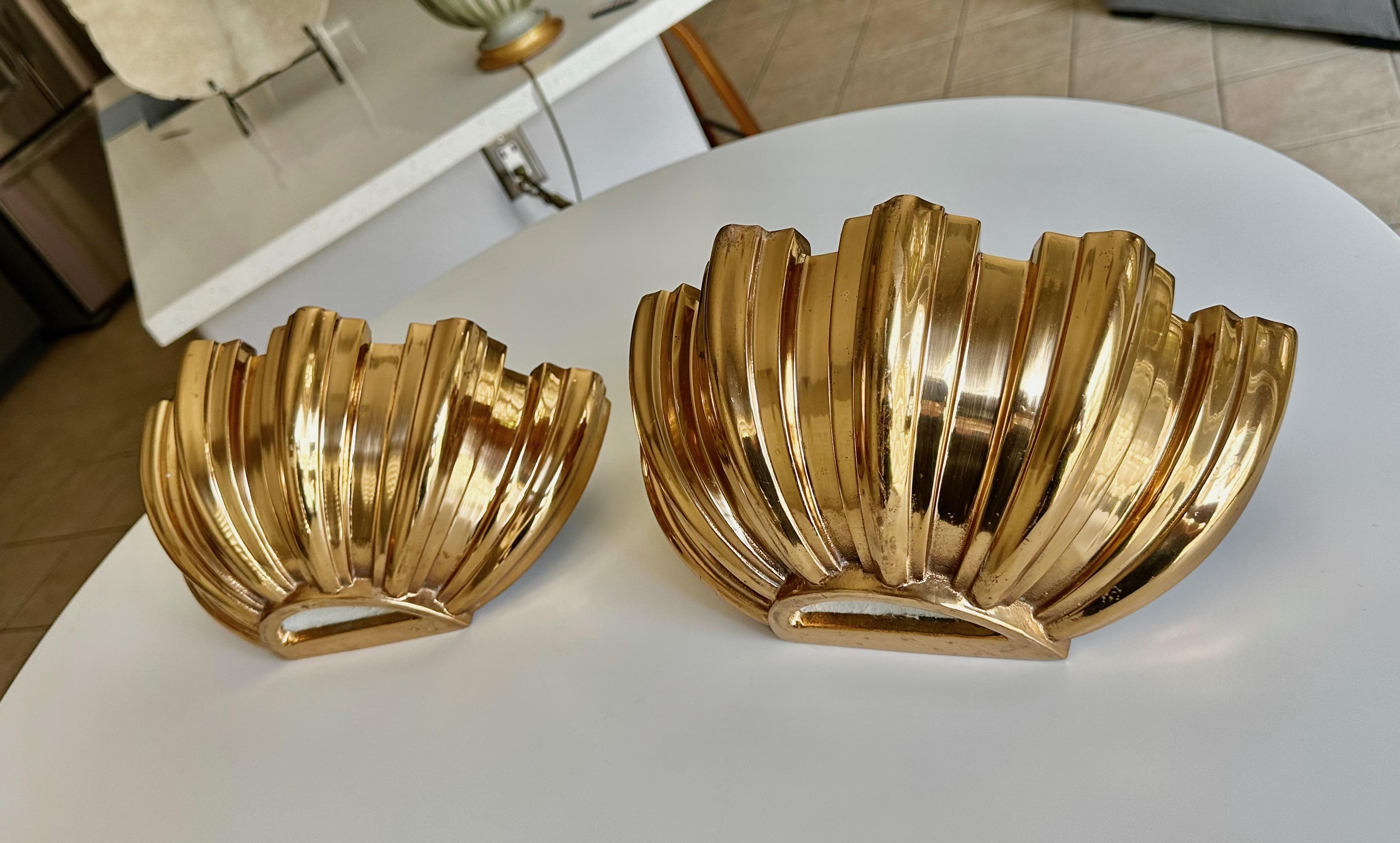 Paar Wandleuchter aus vergoldeter Bronze von Boyd's im Angebot 3