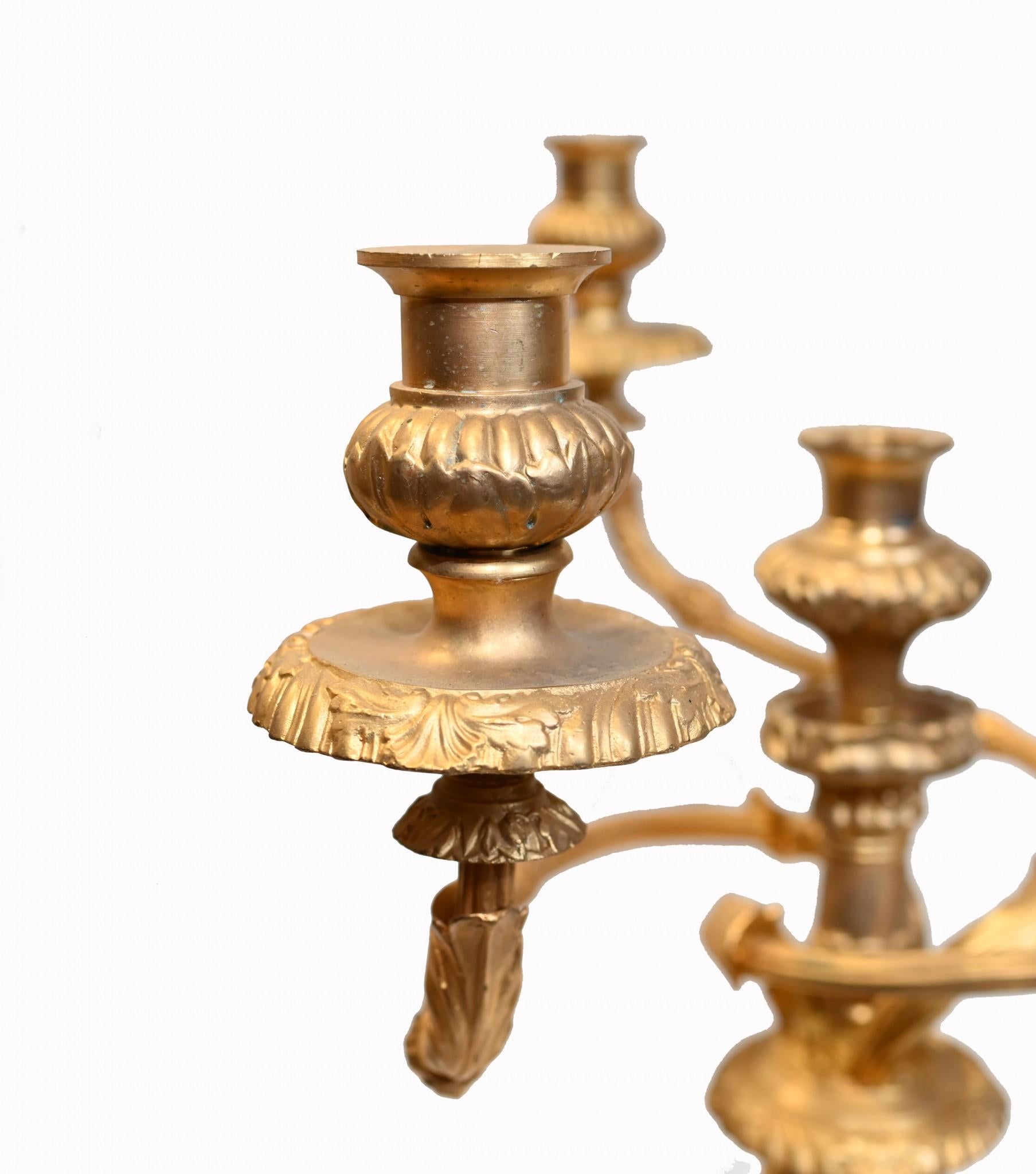 Bronzo Coppia di candelabri dorati Matthew Boulton Regency Candele in vendita
