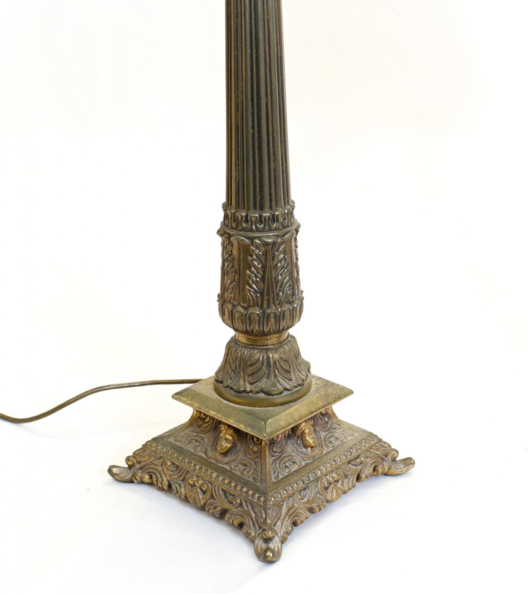 You are viewing a pair of gilt columns which function as table lamps
Classical look with the gilt Corinthian columns
Great finish to gilt and very intricately cast
Offered in great shape ready for home use right away
We ship to every corner of the