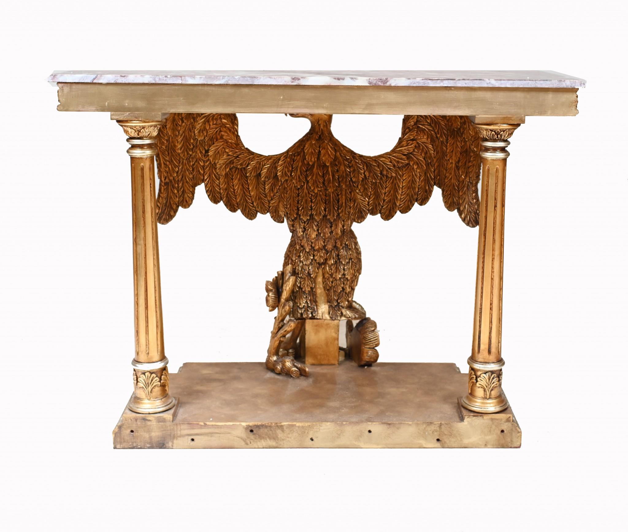 Paire de consoles en forme d'aigle doré de style Regency Revival en vente 6