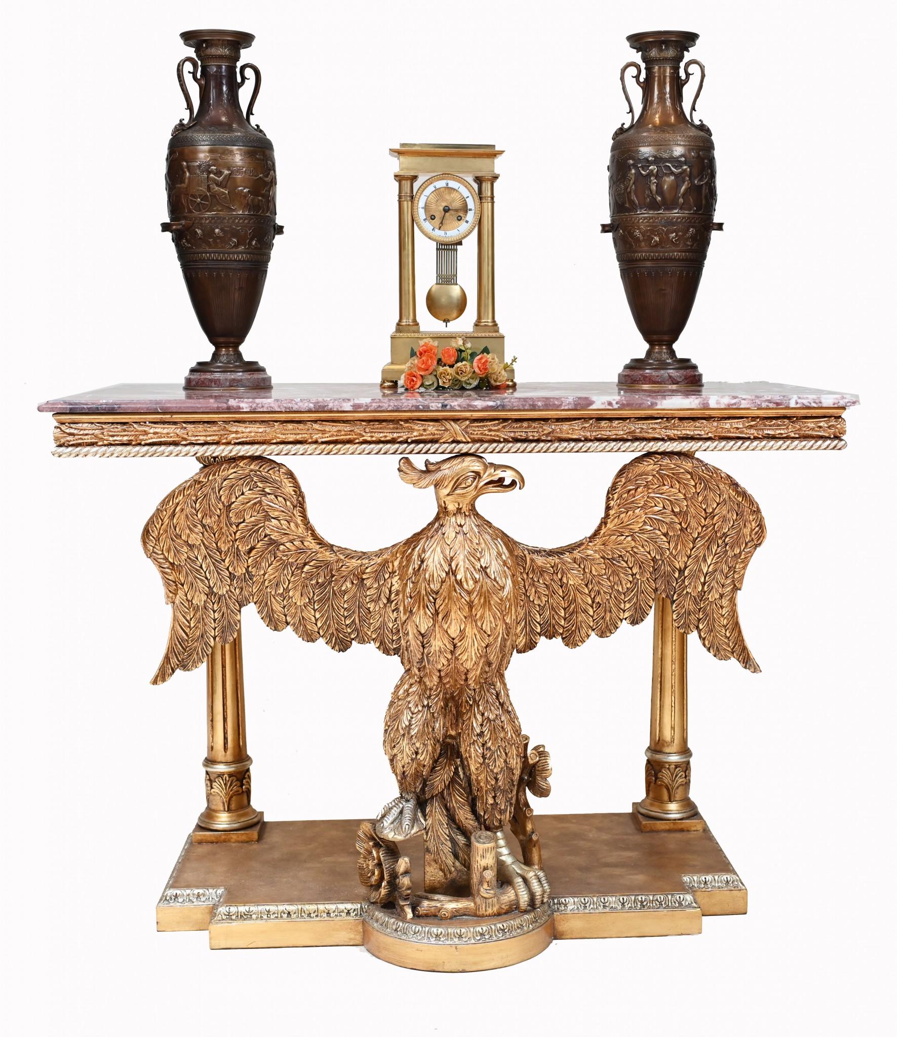Paire de consoles en forme d'aigle doré de style Regency Revival en vente 7